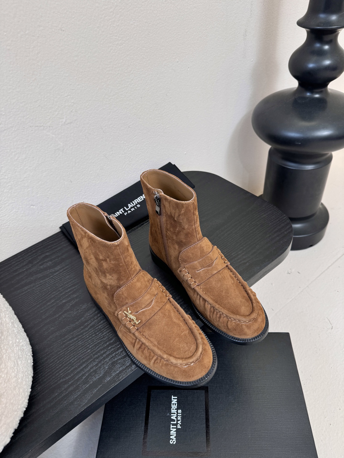 Saint Laurent圣罗兰秋冬最新款布洛克短靴 超多明星时尚博主种草 大小质感与原版完全一致✔️鞋