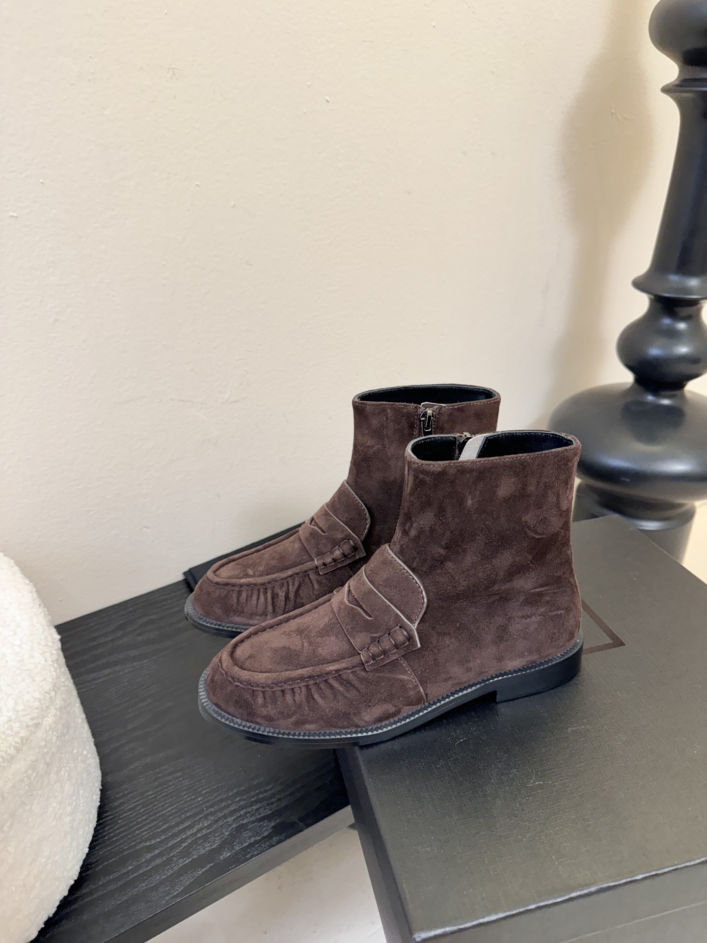 Saint Laurent圣罗兰秋冬最新款布洛克短靴 超多明星时尚博主种草 大小质感与原版完全一致✔️鞋