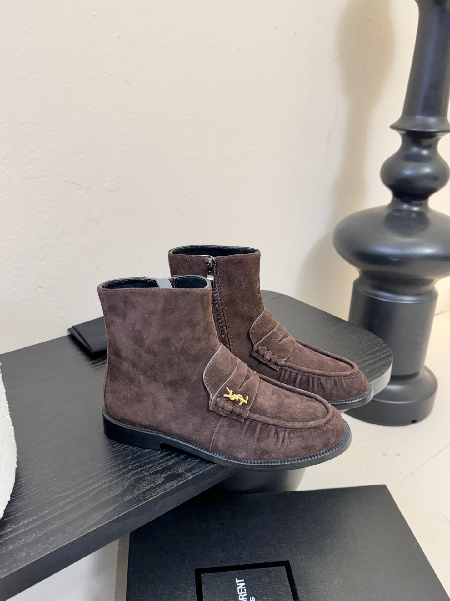 Saint Laurent圣罗兰秋冬最新款布洛克短靴 超多明星时尚博主种草 大小质感与原版完全一致✔️鞋