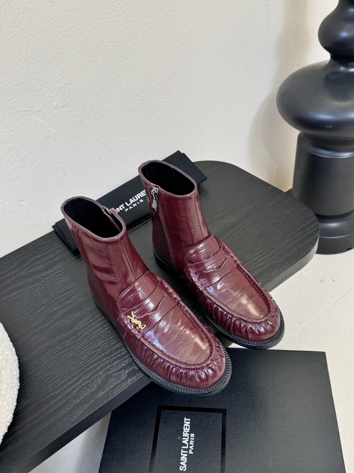 Saint Laurent圣罗兰秋冬最新款布洛克短靴 超多明星时尚博主种草 大小质感与原版完全一致✔️鞋