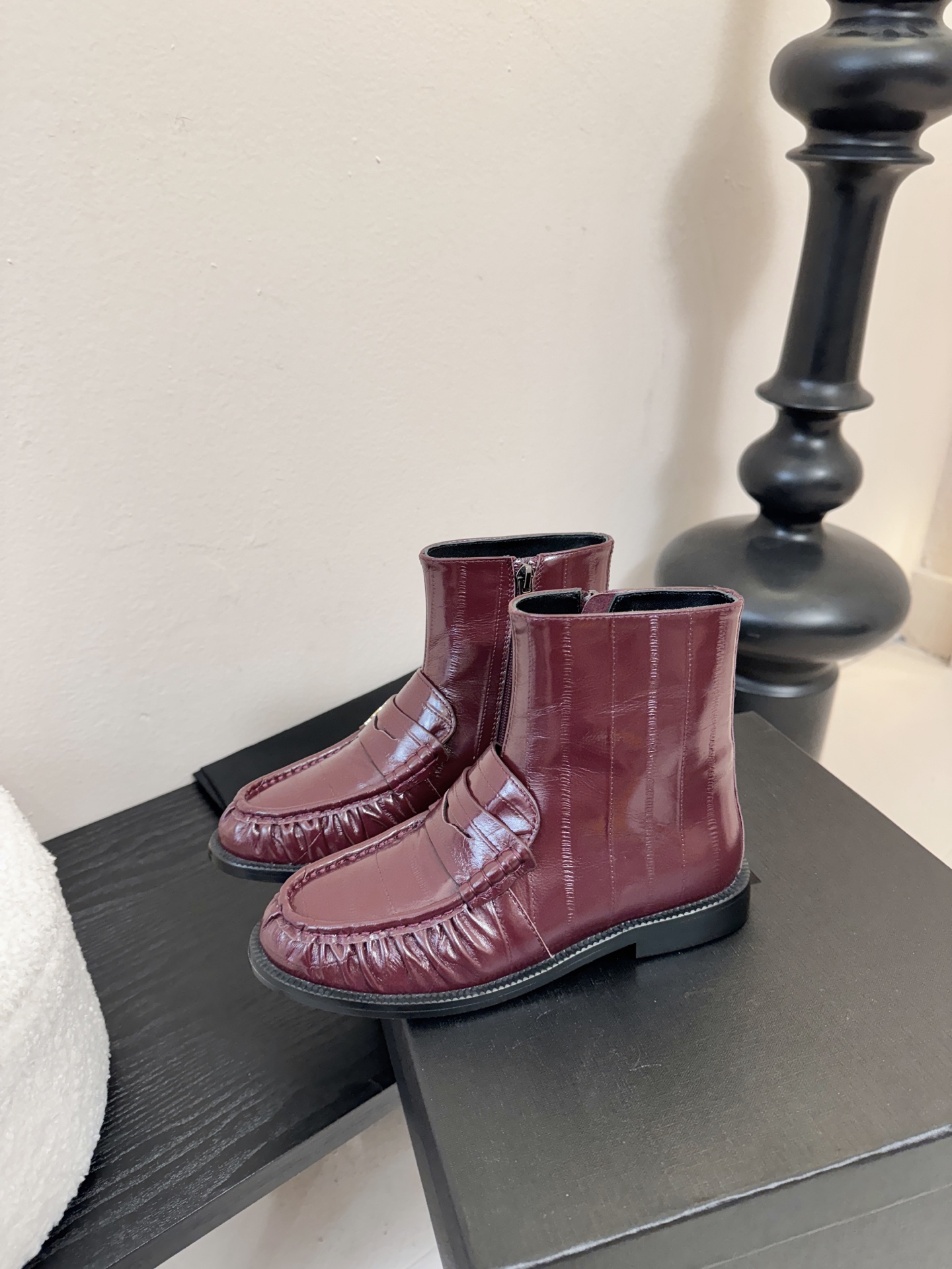 Saint Laurent圣罗兰秋冬最新款布洛克短靴 超多明星时尚博主种草 大小质感与原版完全一致✔️鞋