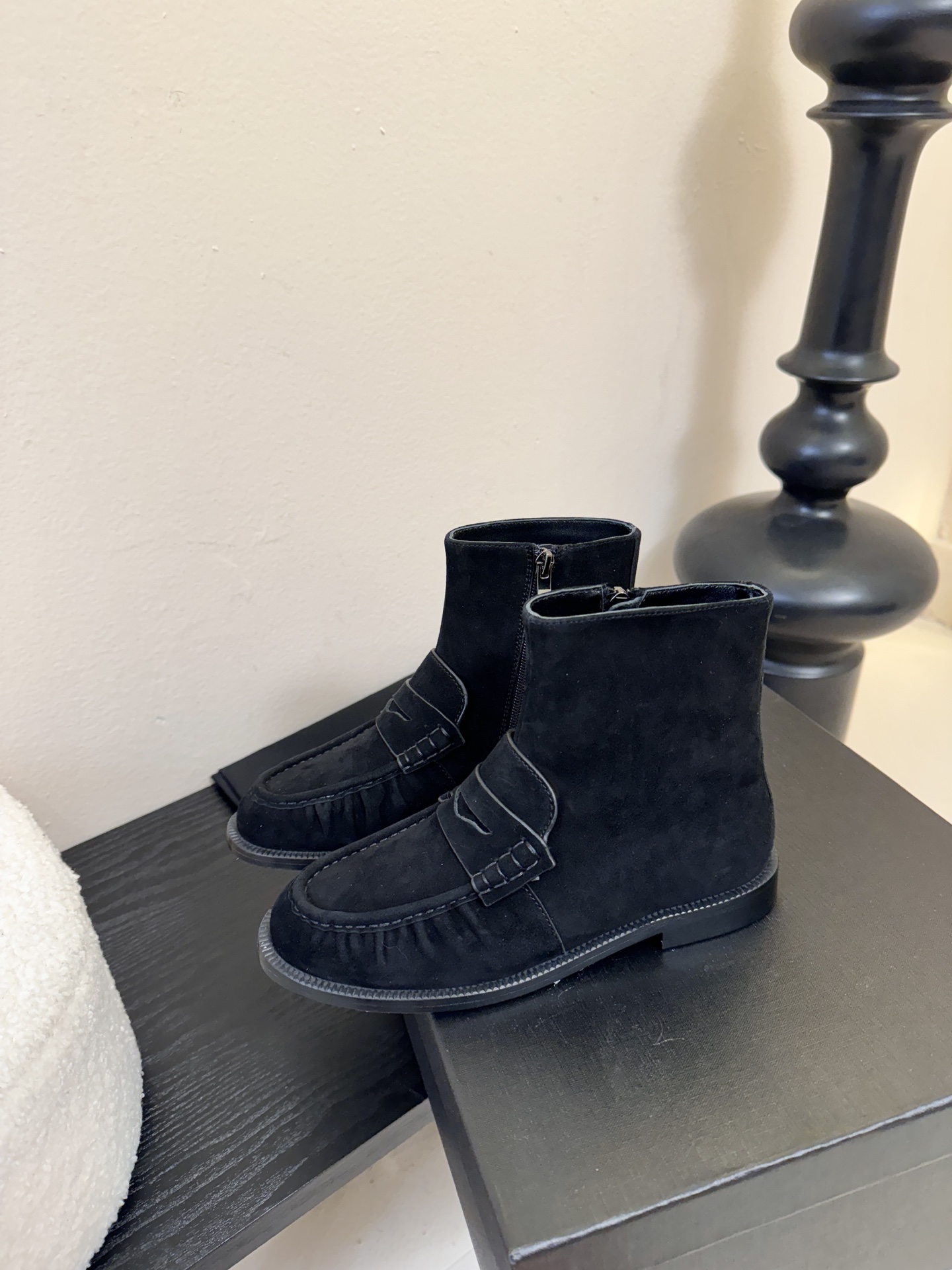 Saint Laurent圣罗兰秋冬最新款布洛克短靴 超多明星时尚博主种草 大小质感与原版完全一致✔️鞋