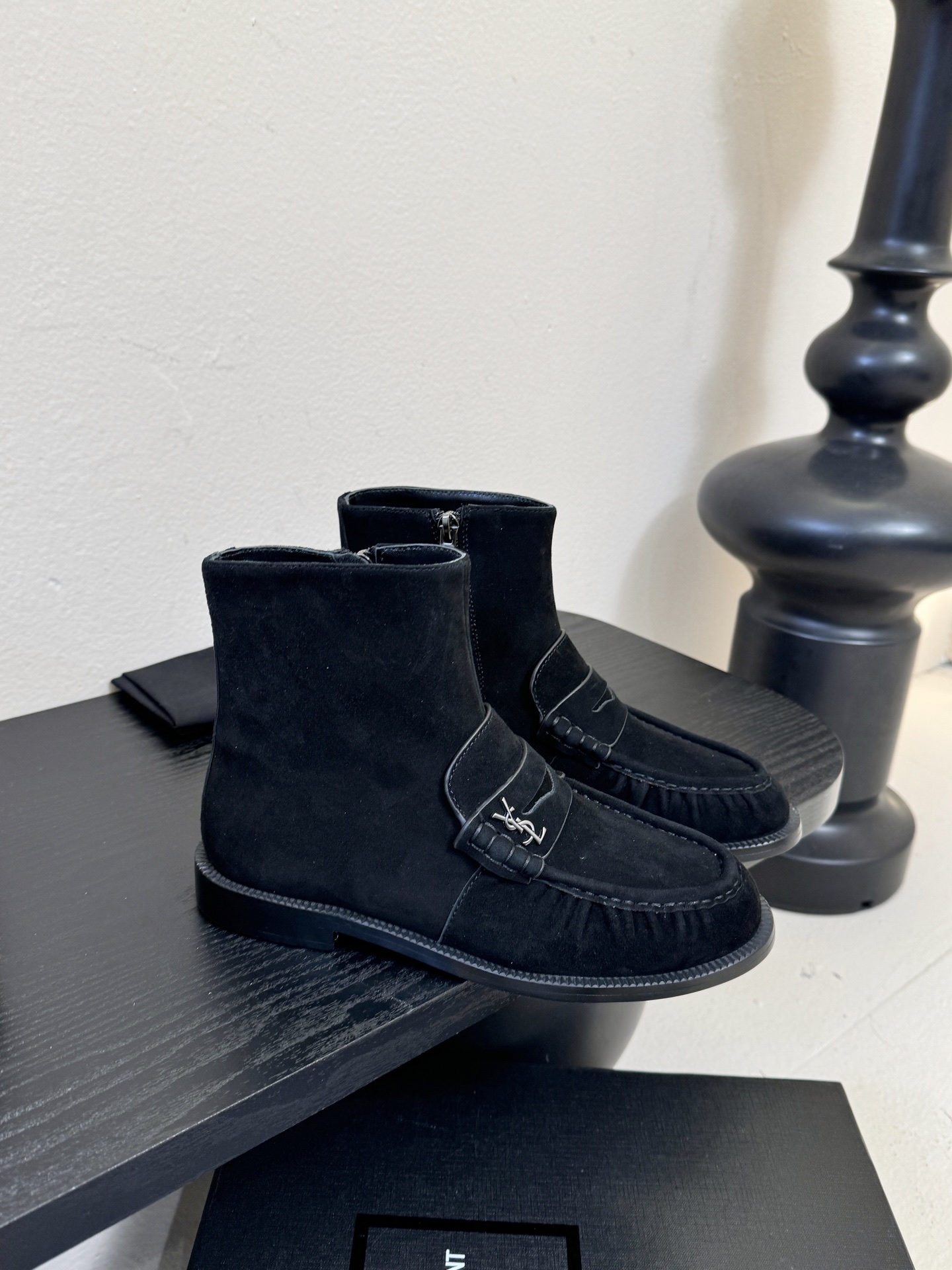 Saint Laurent圣罗兰秋冬最新款布洛克短靴 超多明星时尚博主种草 大小质感与原版完全一致✔️鞋