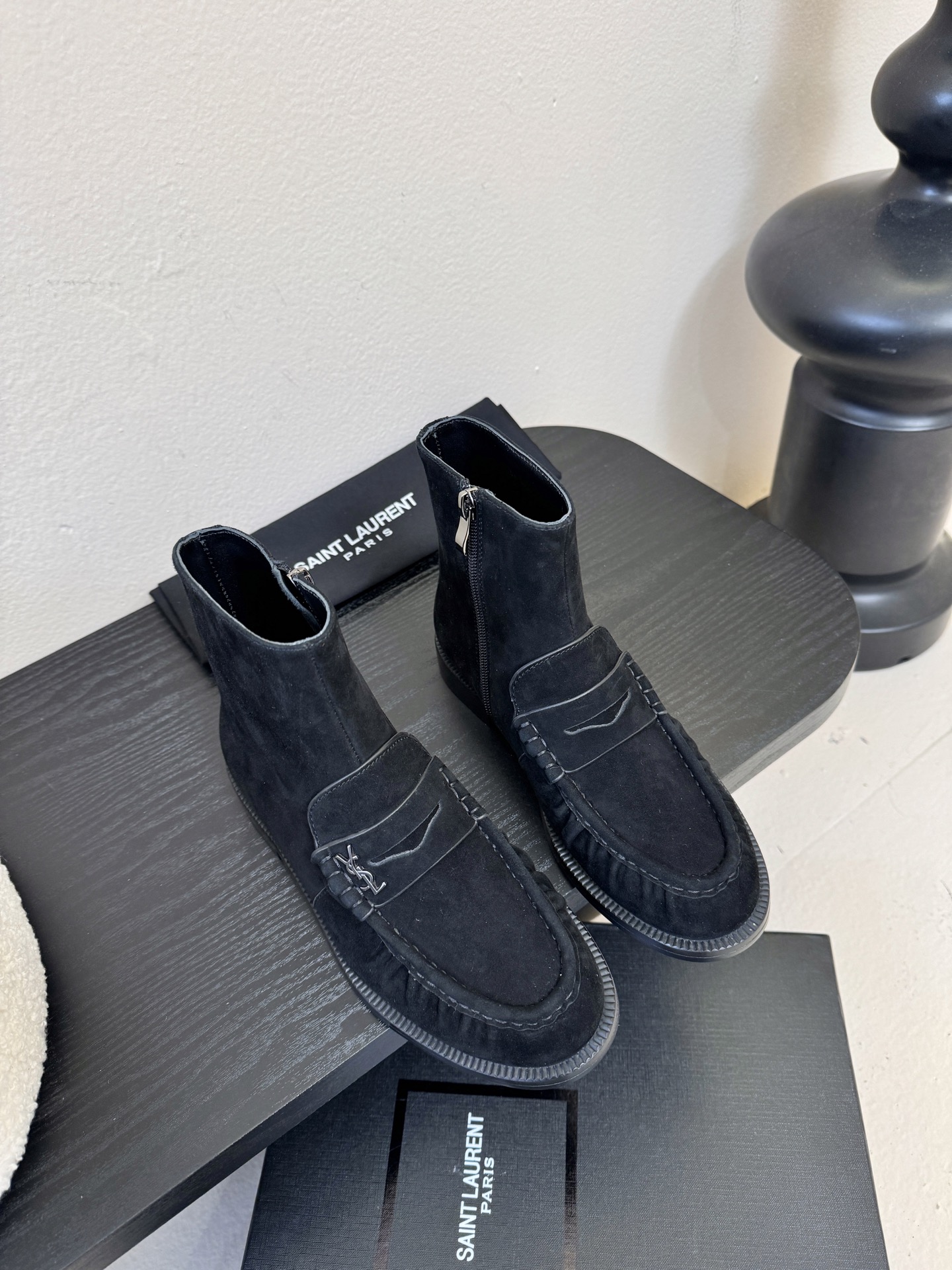 Saint Laurent圣罗兰秋冬最新款布洛克短靴 超多明星时尚博主种草 大小质感与原版完全一致✔️鞋