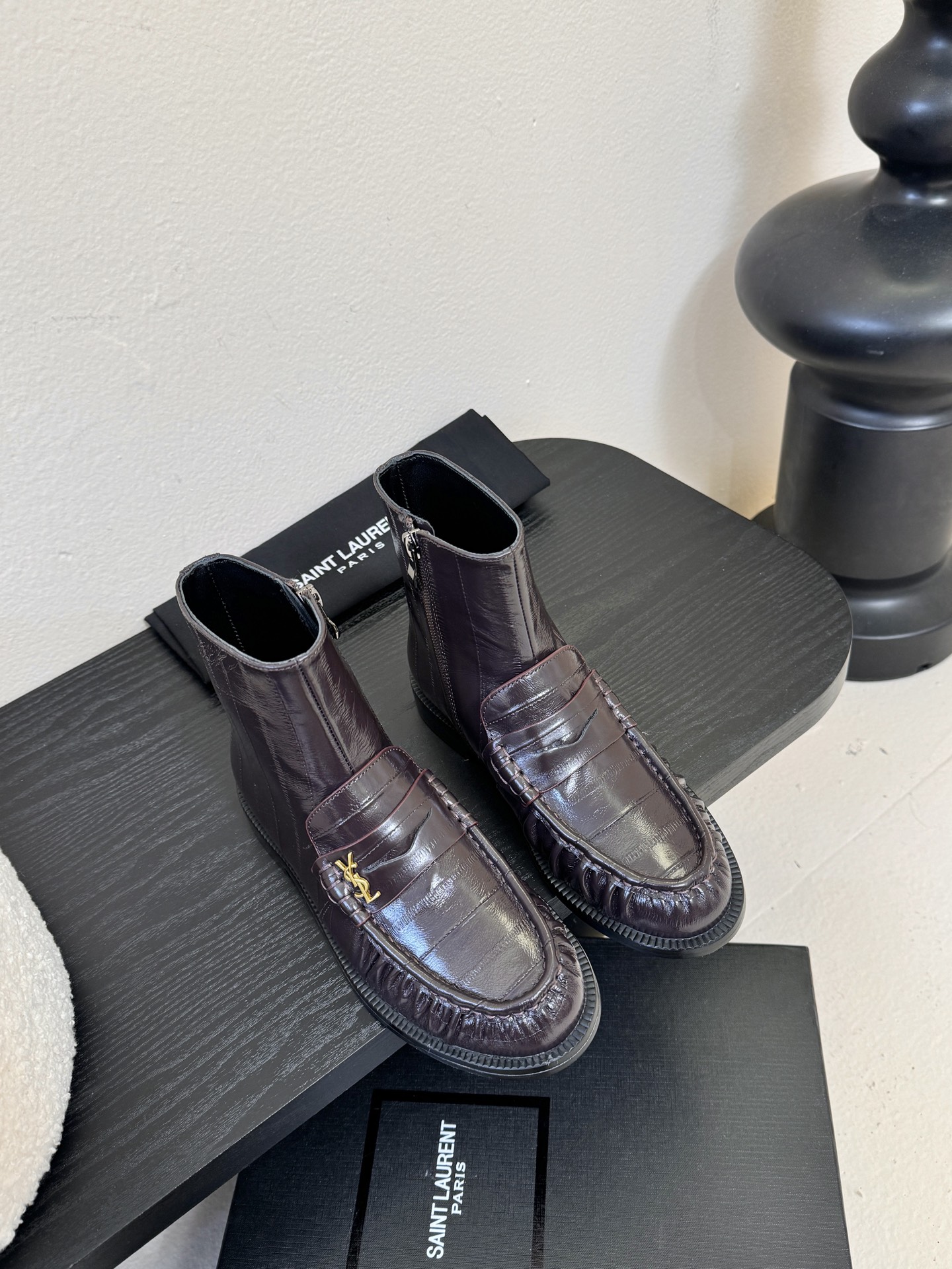 Saint Laurent圣罗兰秋冬最新款布洛克短靴 超多明星时尚博主种草 大小质感与原版完全一致✔️鞋