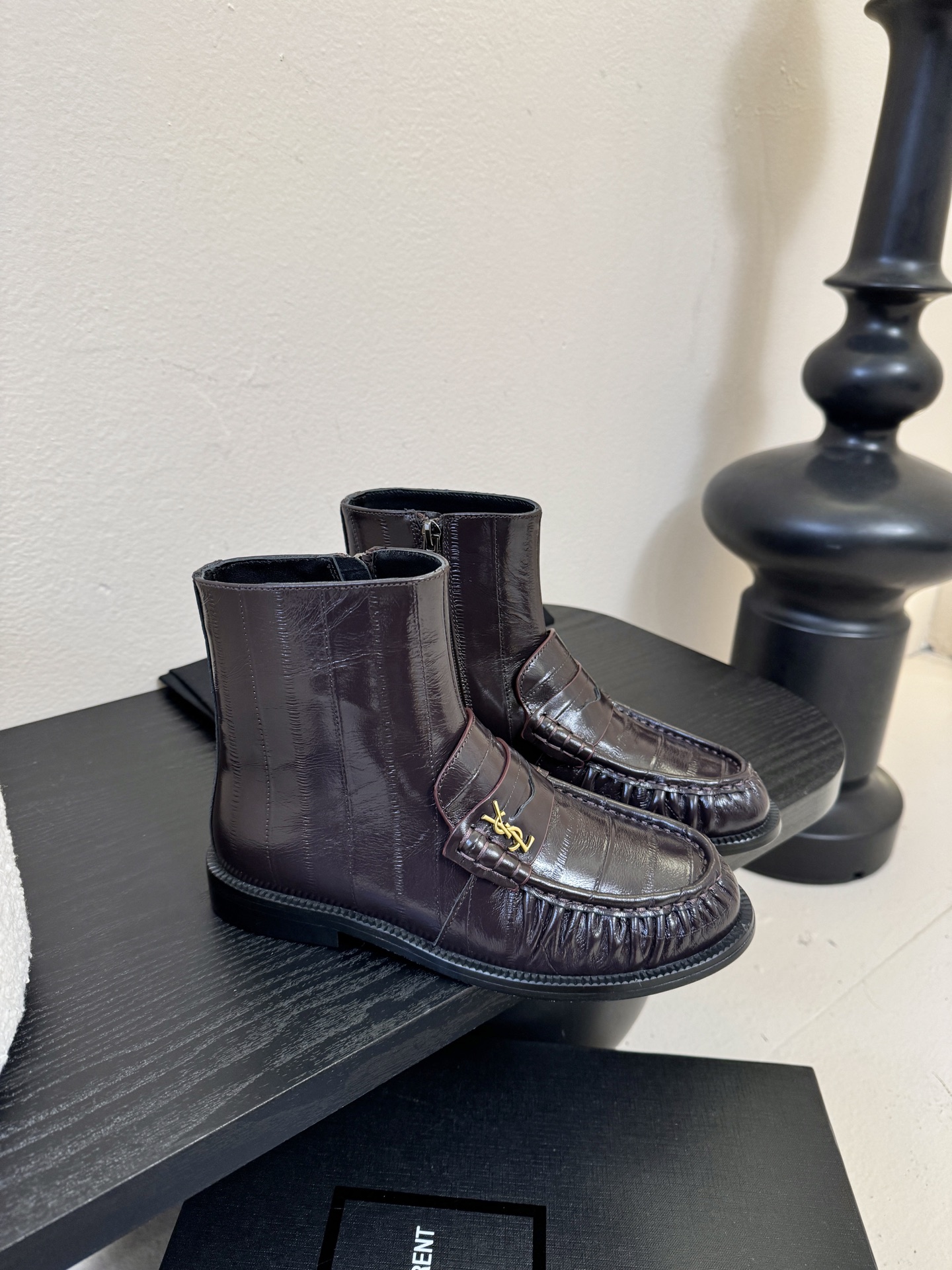 Saint Laurent圣罗兰秋冬最新款布洛克短靴 超多明星时尚博主种草 大小质感与原版完全一致✔️鞋