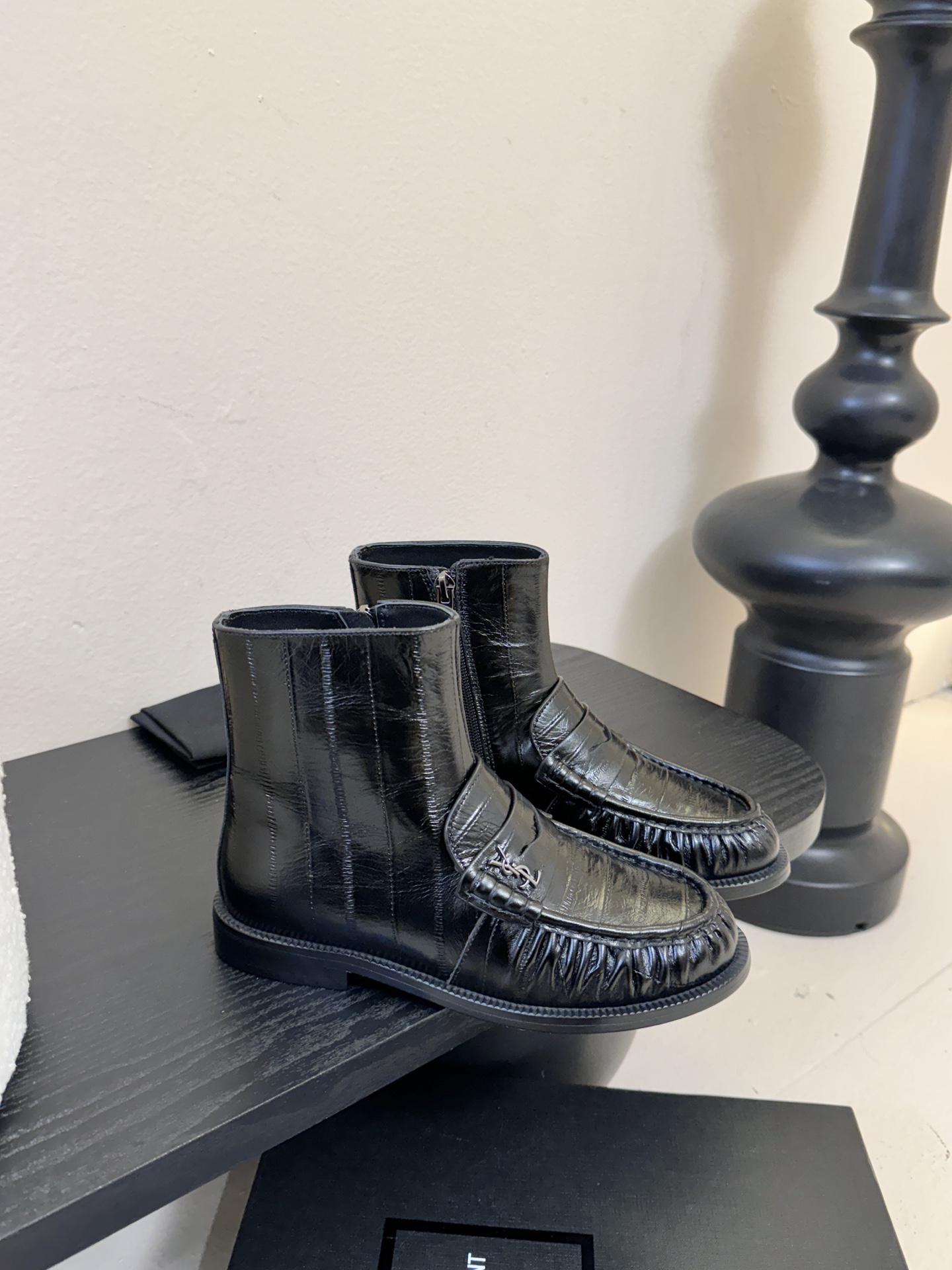 Saint Laurent圣罗兰秋冬最新款布洛克短靴 超多明星时尚博主种草 大小质感与原版完全一致✔️鞋