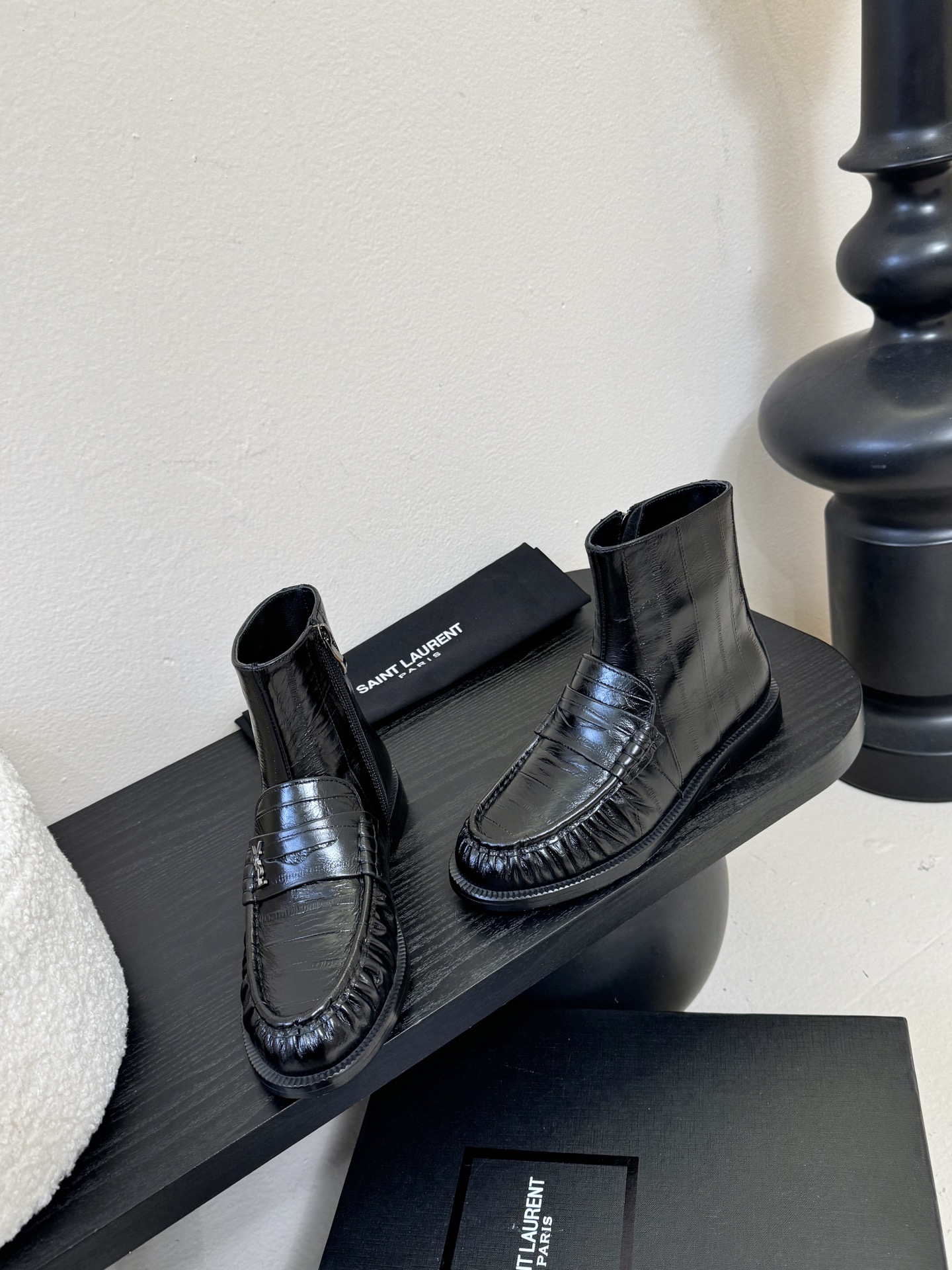 Saint Laurent圣罗兰秋冬最新款布洛克短靴 超多明星时尚博主种草 大小质感与原版完全一致✔️鞋