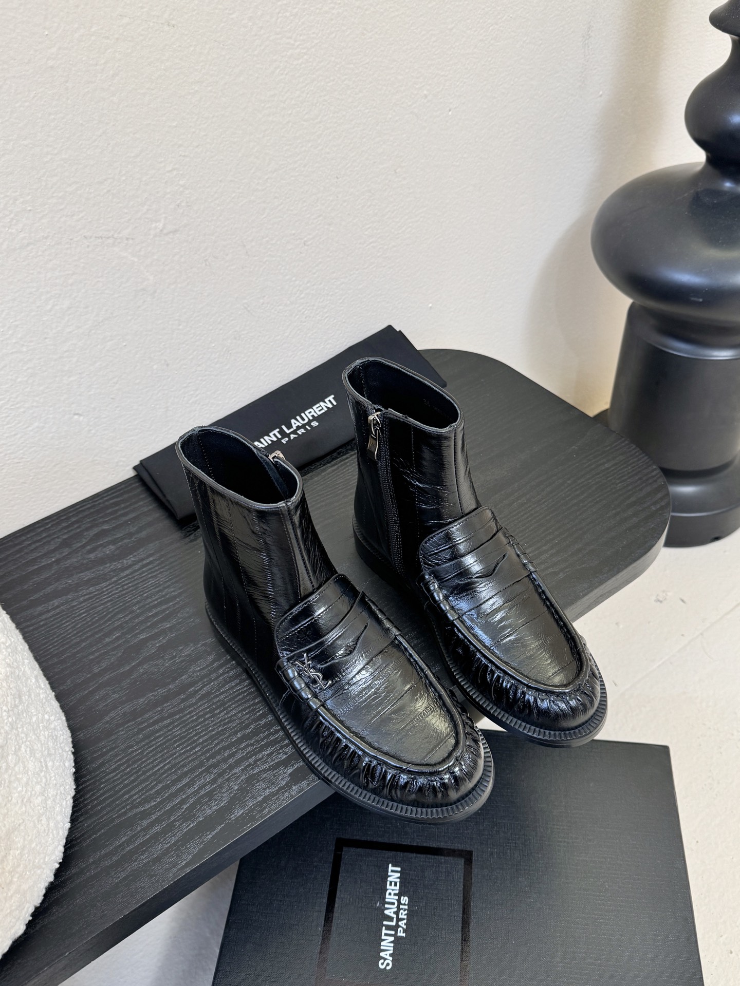 Saint Laurent圣罗兰秋冬最新款布洛克短靴 超多明星时尚博主种草 大小质感与原版完全一致✔️鞋