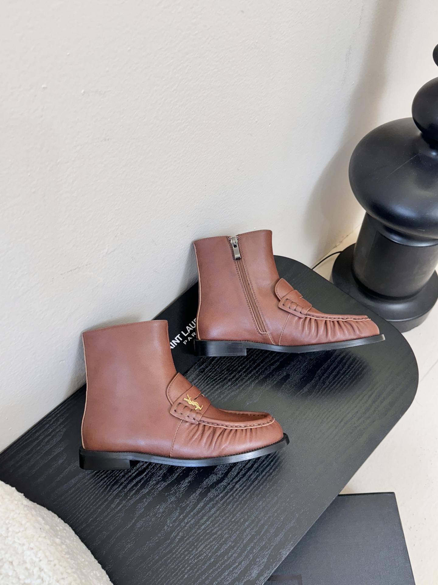 Saint Laurent圣罗兰秋冬最新款布洛克短靴 超多明星时尚博主种草 大小质感与原版完全一致✔️鞋