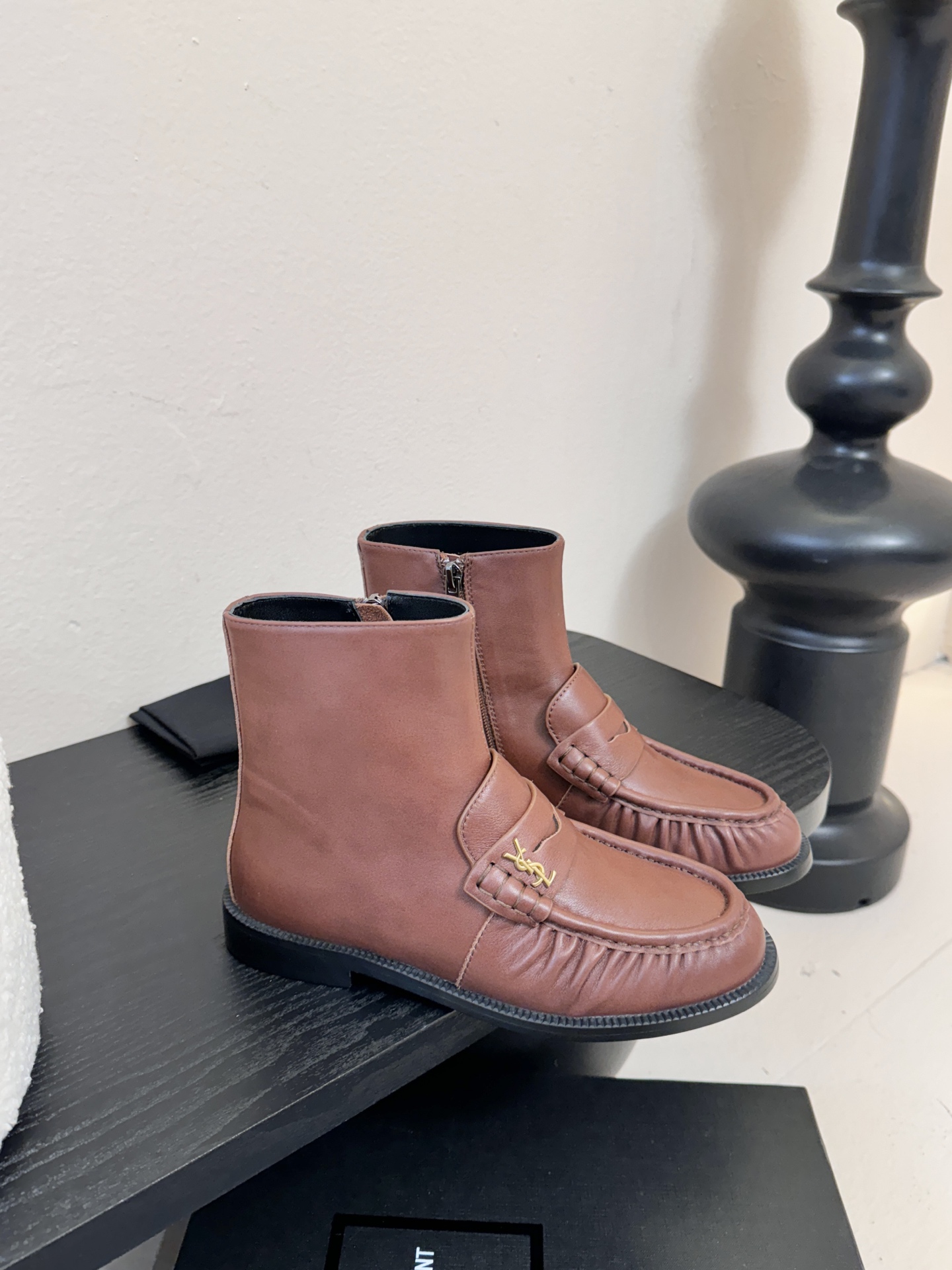 Saint Laurent圣罗兰秋冬最新款布洛克短靴 超多明星时尚博主种草 大小质感与原版完全一致✔️鞋
