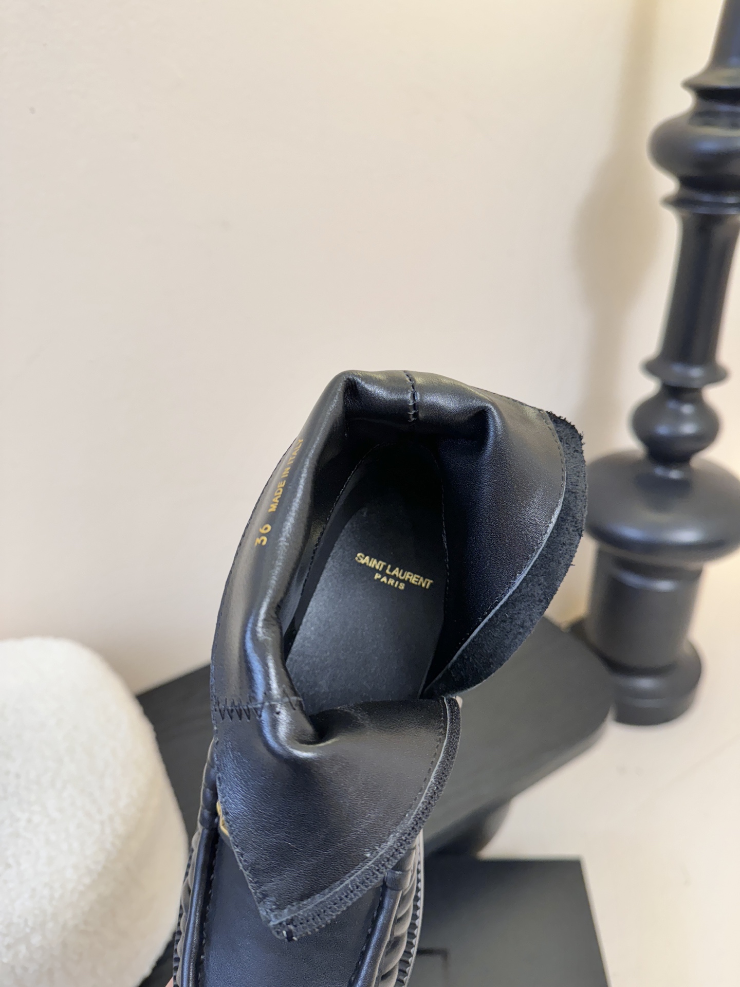 Saint Laurent圣罗兰秋冬最新款布洛克短靴 超多明星时尚博主种草 大小质感与原版完全一致✔️鞋