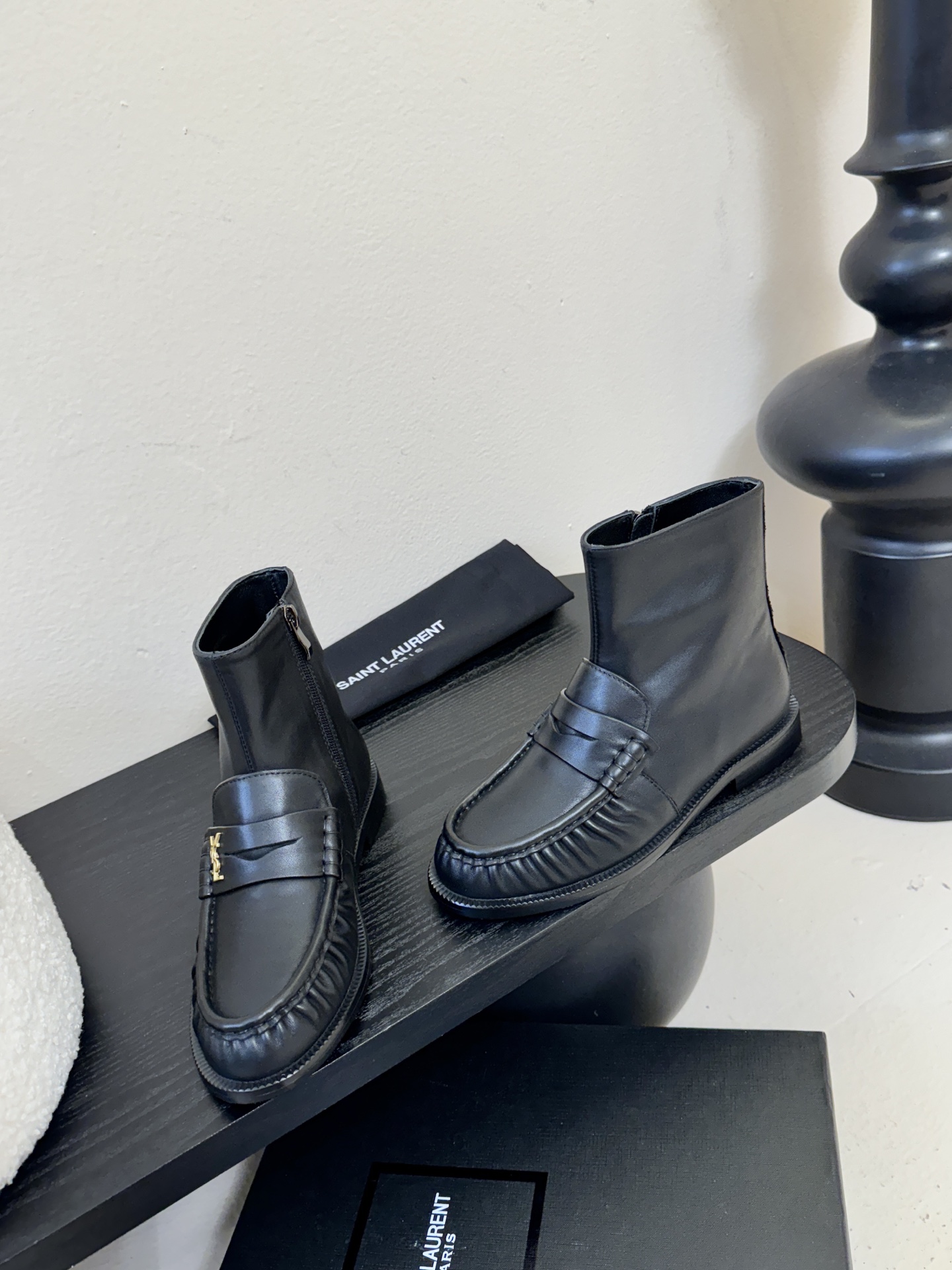 Saint Laurent圣罗兰秋冬最新款布洛克短靴 超多明星时尚博主种草 大小质感与原版完全一致✔️鞋