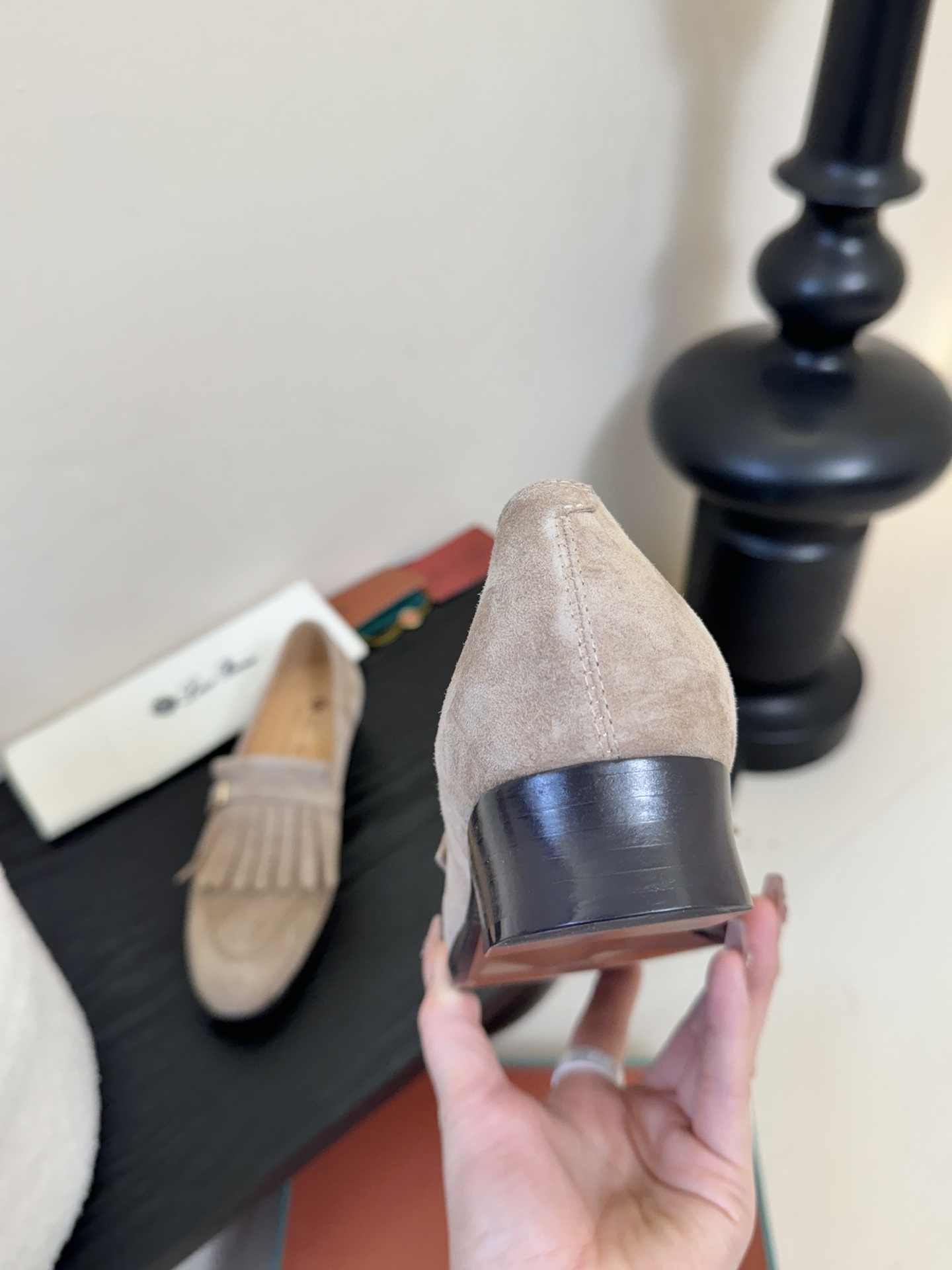 𝐋𝐨𝐫𝐨 𝐏𝐢𝐚𝐧𝐚/诺悠翩雅 LP就是传说走两万步都不会累脚的乐福鞋 ，原厂皮鞋面特别高级 不是国产皮