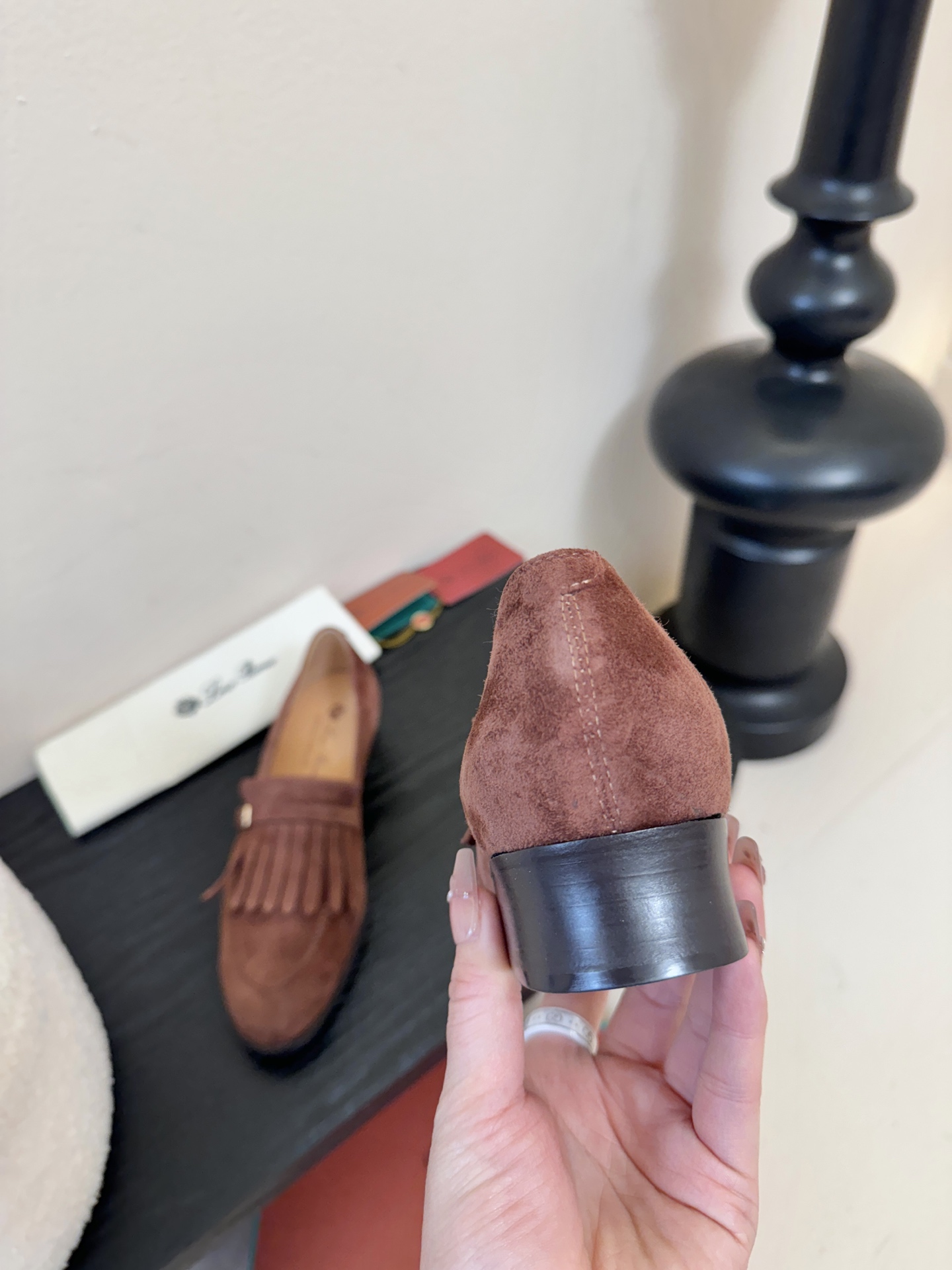 𝐋𝐨𝐫𝐨 𝐏𝐢𝐚𝐧𝐚/诺悠翩雅 LP就是传说走两万步都不会累脚的乐福鞋 ，原厂皮鞋面特别高级 不是国产皮