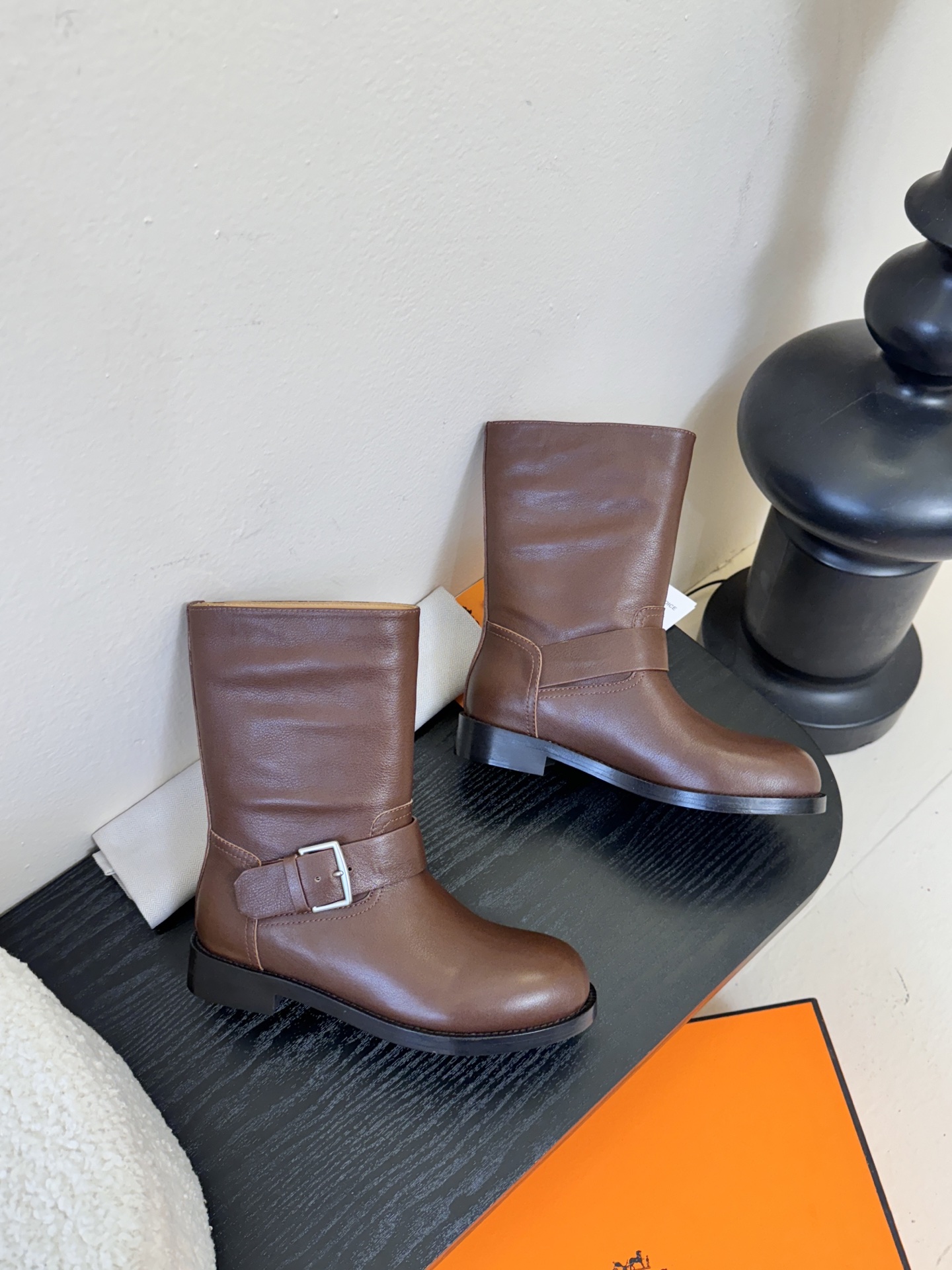 Hermes/爱马仕H家F032 25ss秋冬新款平底英伦风短靴马丁靴经典马丁风格设计，经典耐看！原版楦