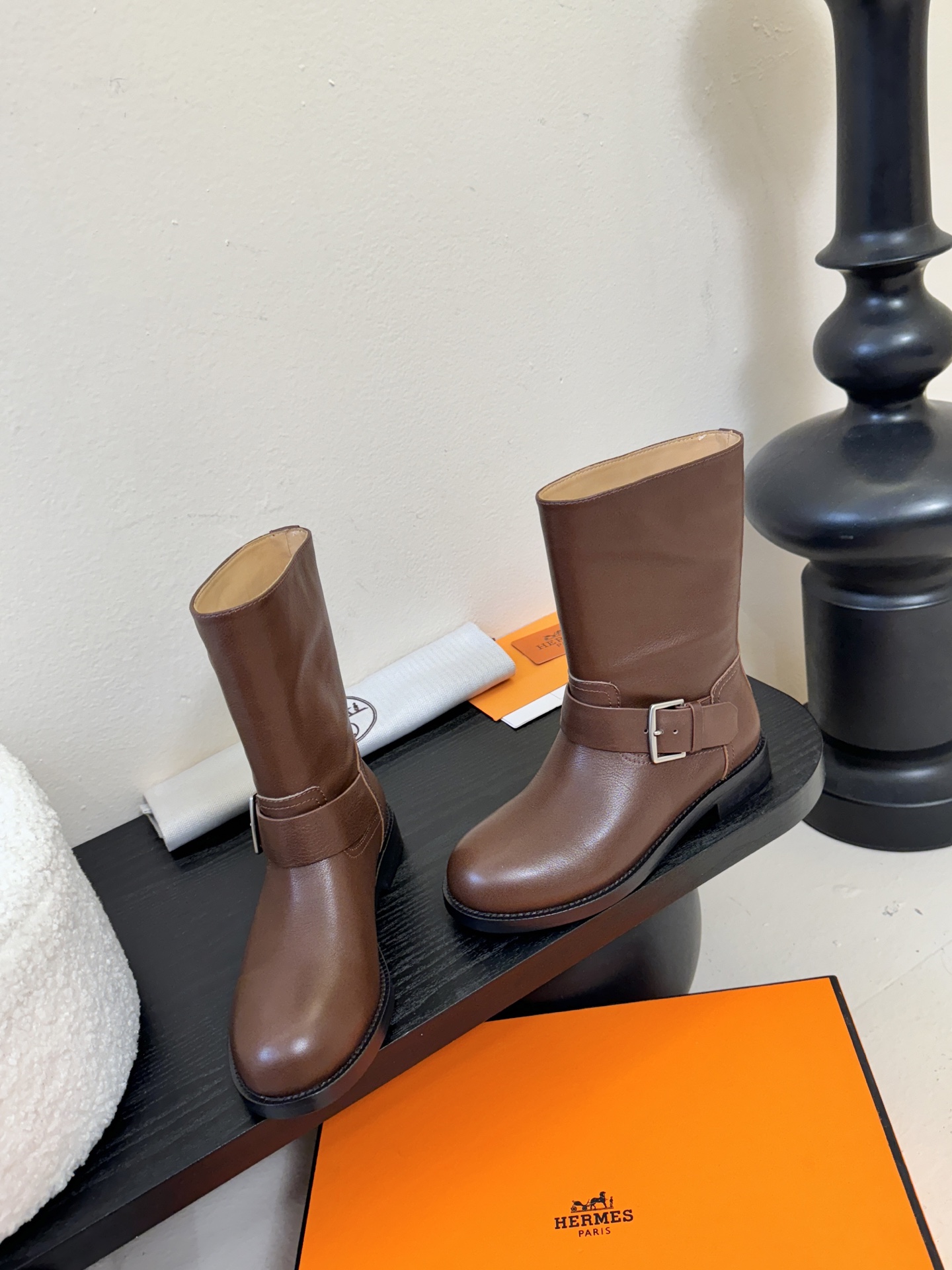 Hermes/爱马仕H家F032 25ss秋冬新款平底英伦风短靴马丁靴经典马丁风格设计，经典耐看！原版楦