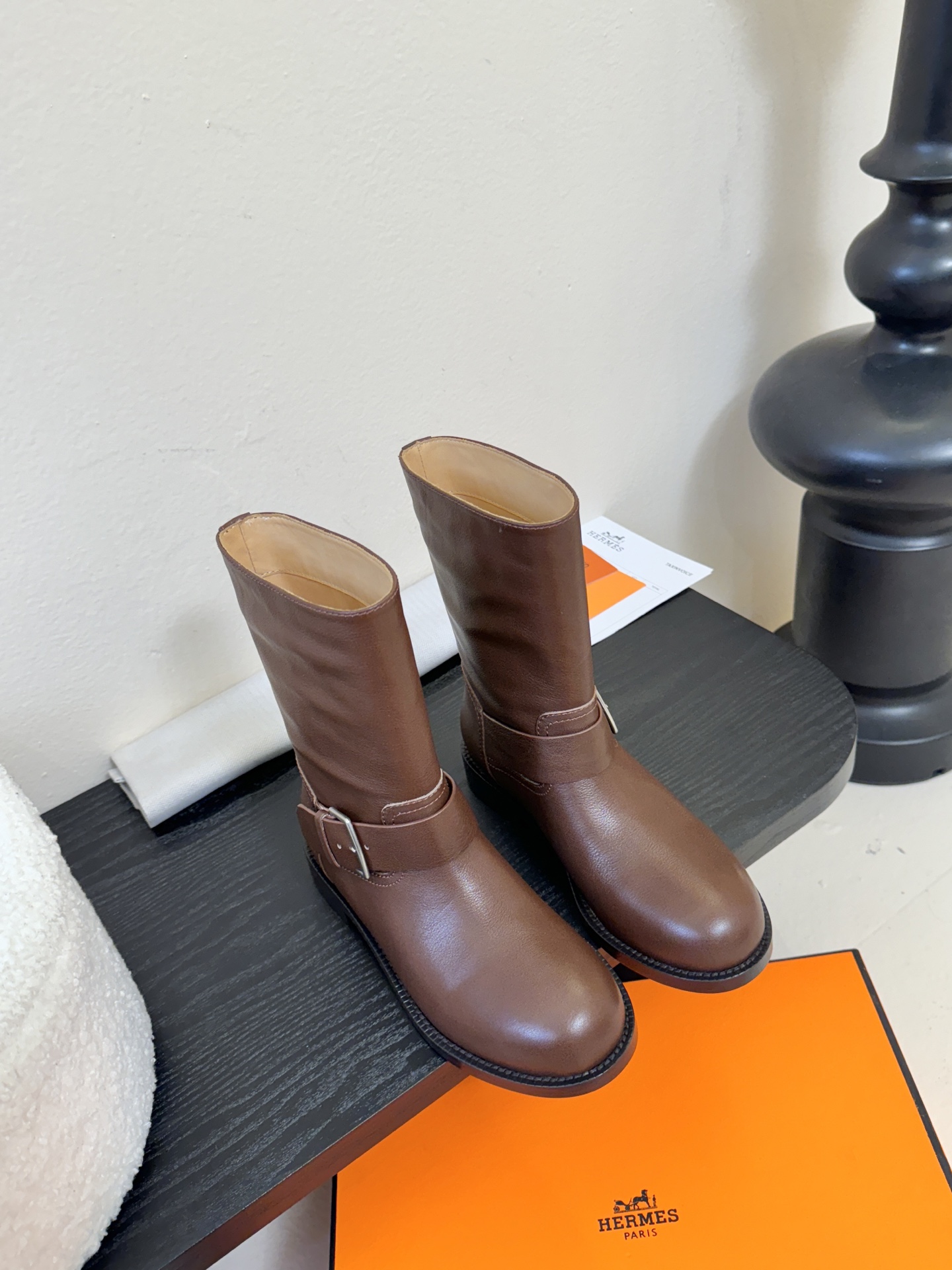 Hermes/爱马仕H家F032 25ss秋冬新款平底英伦风短靴马丁靴经典马丁风格设计，经典耐看！原版楦