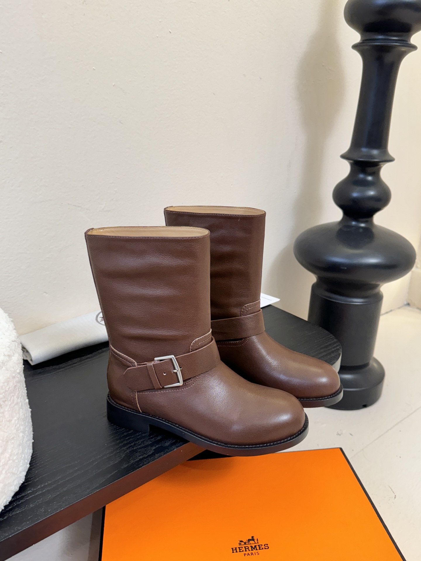 Hermes/爱马仕H家F032 25ss秋冬新款平底英伦风短靴马丁靴经典马丁风格设计，经典耐看！原版楦