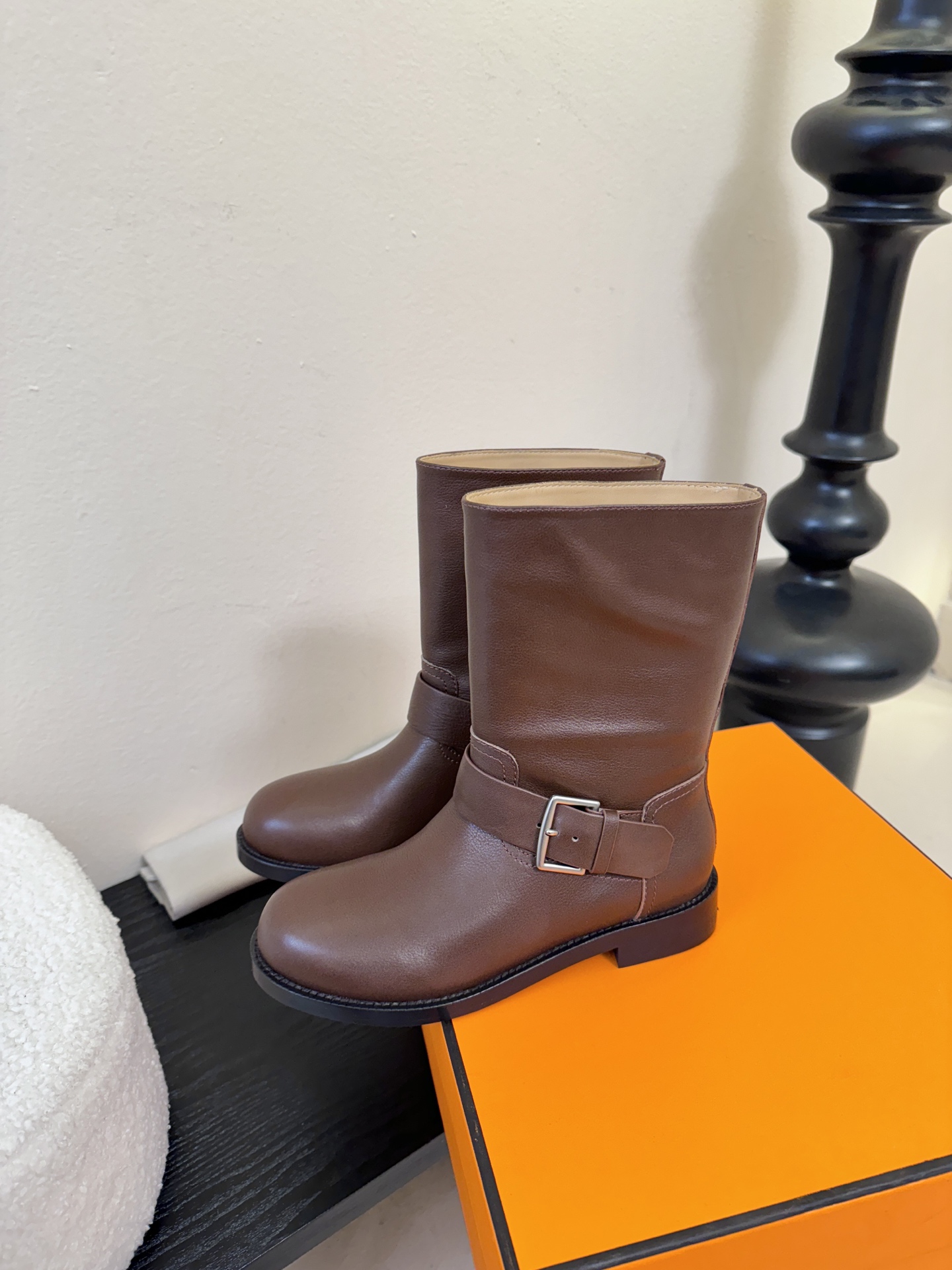 Hermes/爱马仕H家F032 25ss秋冬新款平底英伦风短靴马丁靴经典马丁风格设计，经典耐看！原版楦