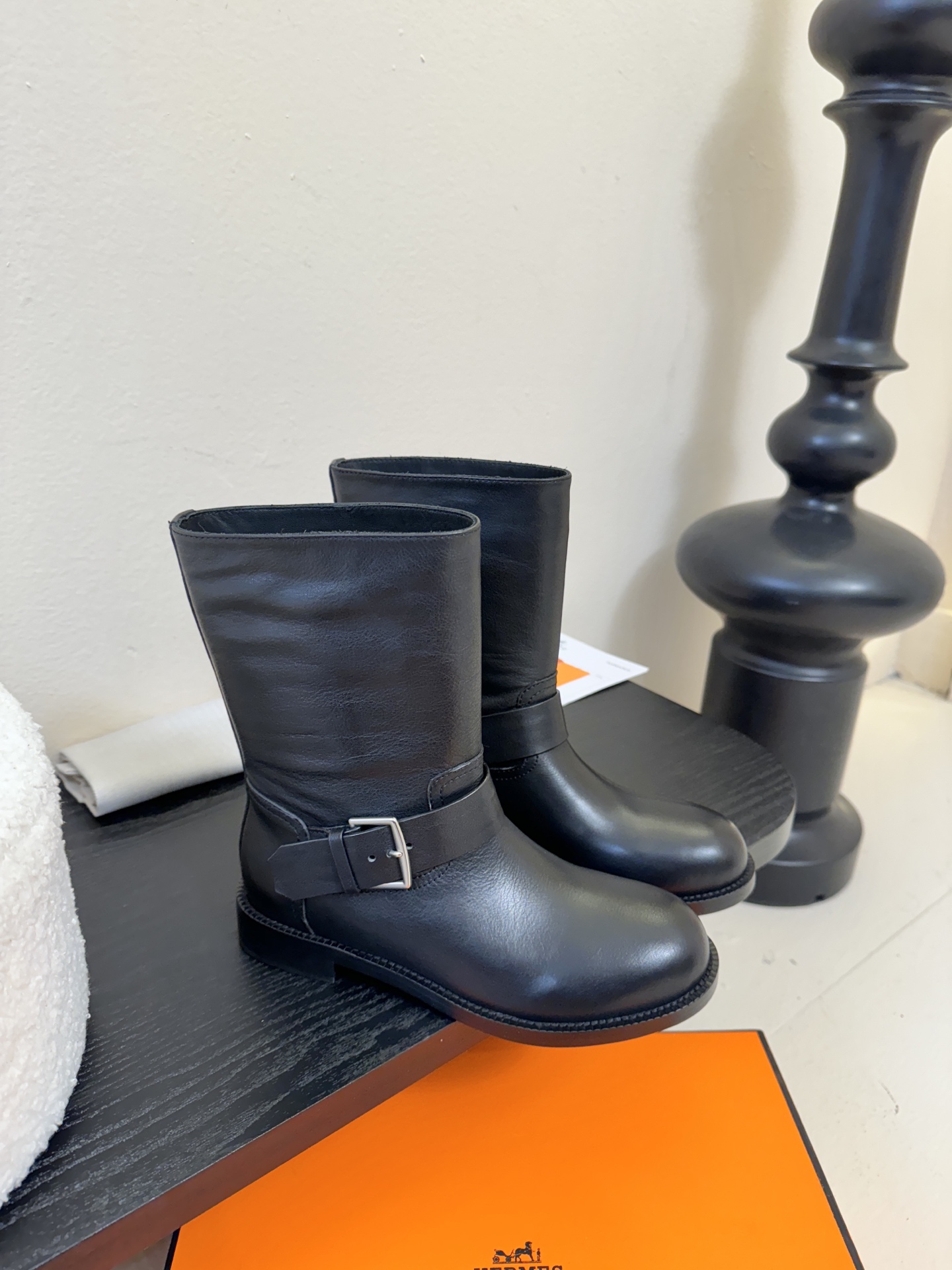 Hermes/爱马仕H家F032 25ss秋冬新款平底英伦风短靴马丁靴经典马丁风格设计，经典耐看！原版楦