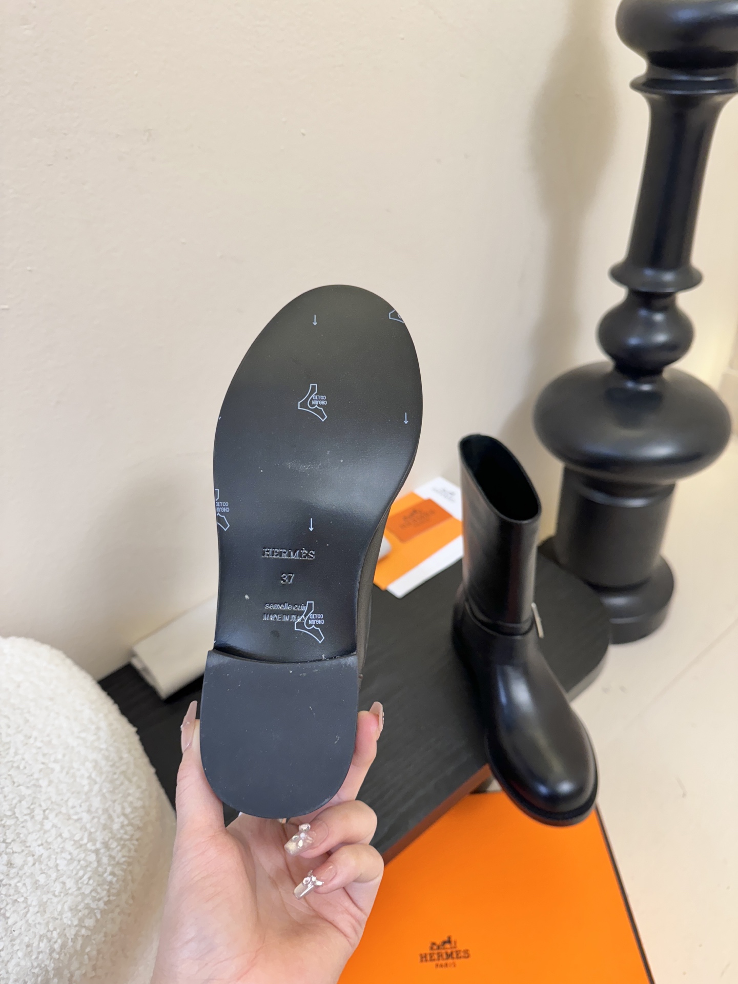 Hermes/爱马仕H家F032 25ss秋冬新款平底英伦风短靴马丁靴经典马丁风格设计，经典耐看！原版楦