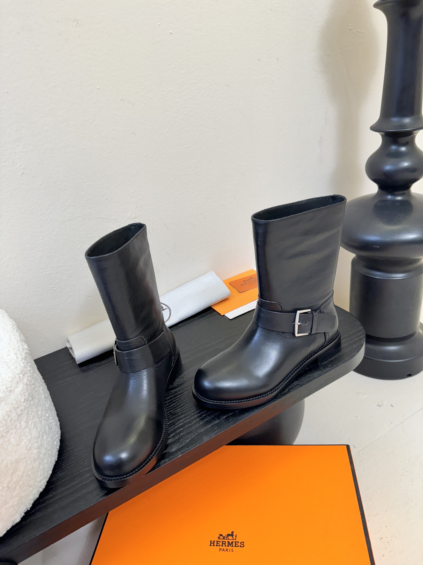 Hermes/爱马仕H家F032 25ss秋冬新款平底英伦风短靴马丁靴经典马丁风格设计，经典耐看！原版楦