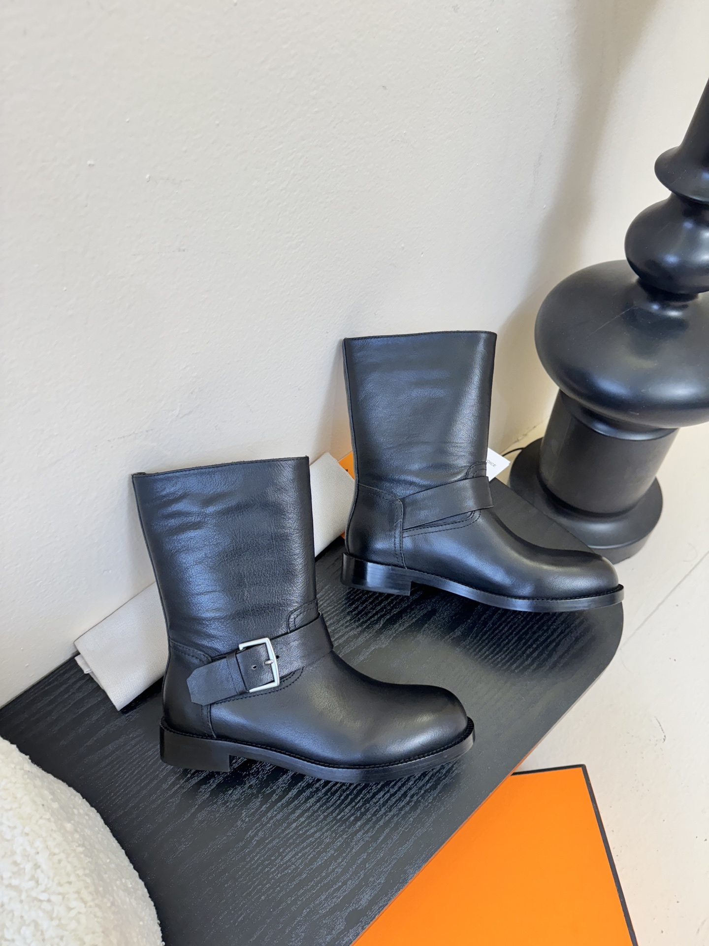 Hermes/爱马仕H家F032 25ss秋冬新款平底英伦风短靴马丁靴经典马丁风格设计，经典耐看！原版楦