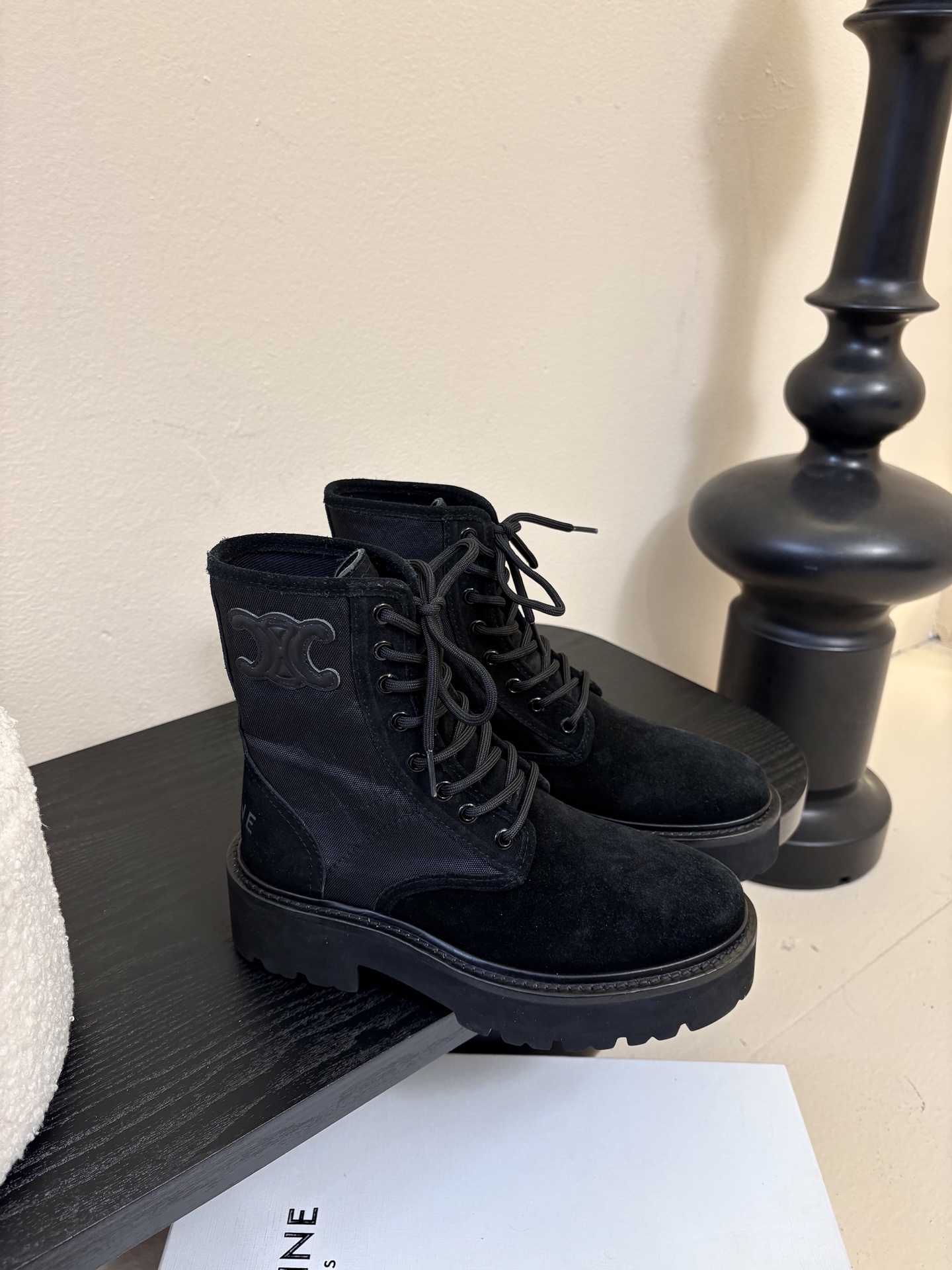 CELINE塞琳 25秋冬新款杨幂同款 短靴凯旋门英伦风短靴 简约大气时髦 耐看不过时 是时尚圈永不退潮