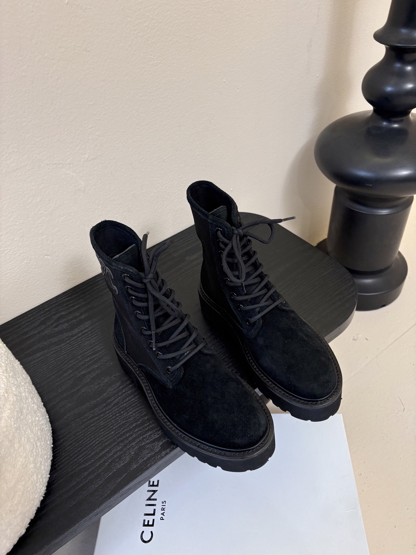 CELINE塞琳 25秋冬新款杨幂同款 短靴凯旋门英伦风短靴 简约大气时髦 耐看不过时 是时尚圈永不退潮