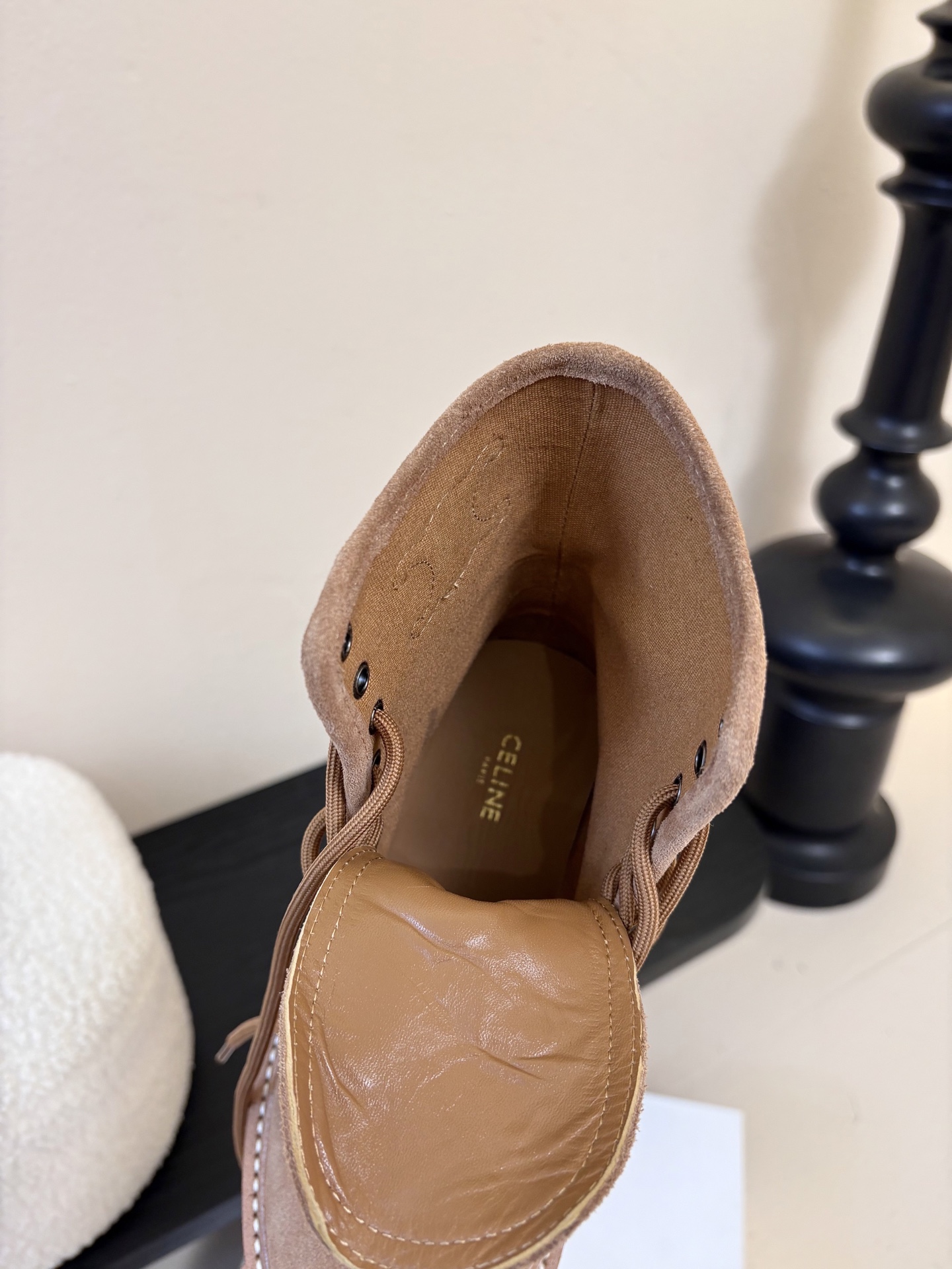 CELINE塞琳 25秋冬新款杨幂同款 短靴凯旋门英伦风短靴 简约大气时髦 耐看不过时 是时尚圈永不退潮