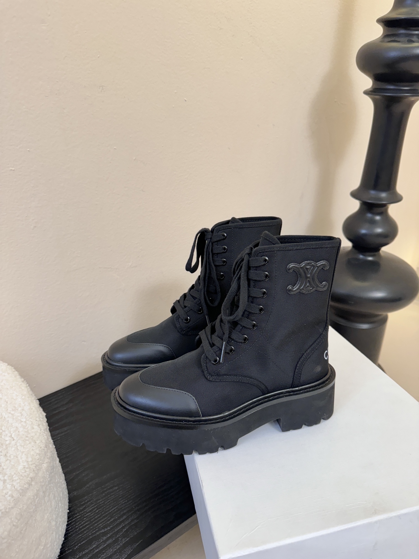 CELINE塞琳 25秋冬新款杨幂同款 短靴凯旋门英伦风短靴 简约大气时髦 耐看不过时 是时尚圈永不退潮