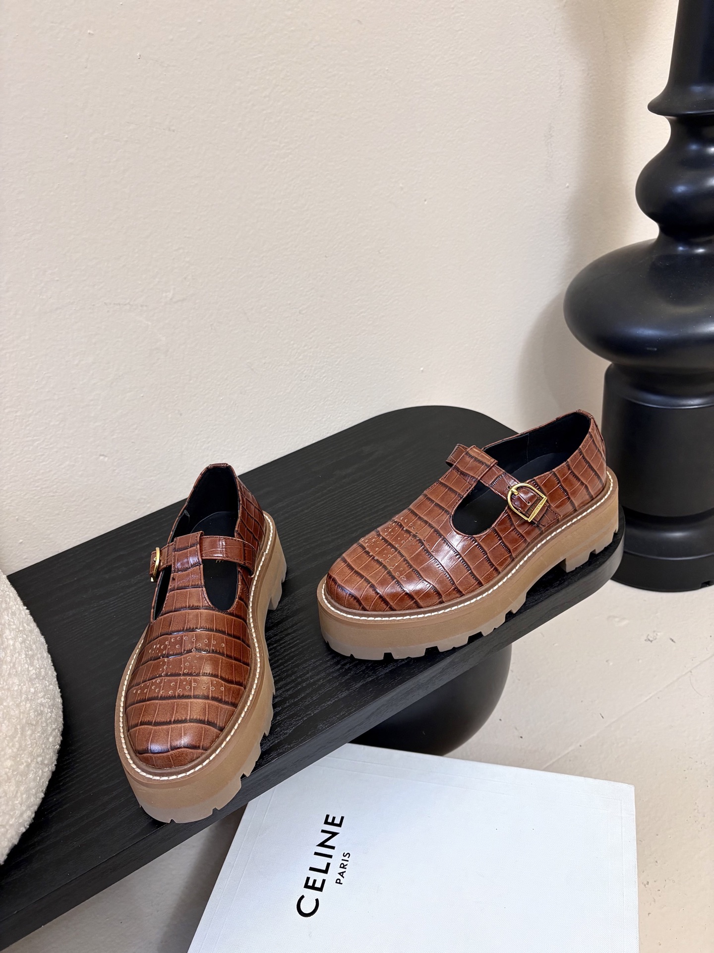 CELINE·思琳/赛琳秋冬款BULKY系列 厚底 流苏 布洛克 雕花 乐福鞋 德比鞋原版购入开发 做货