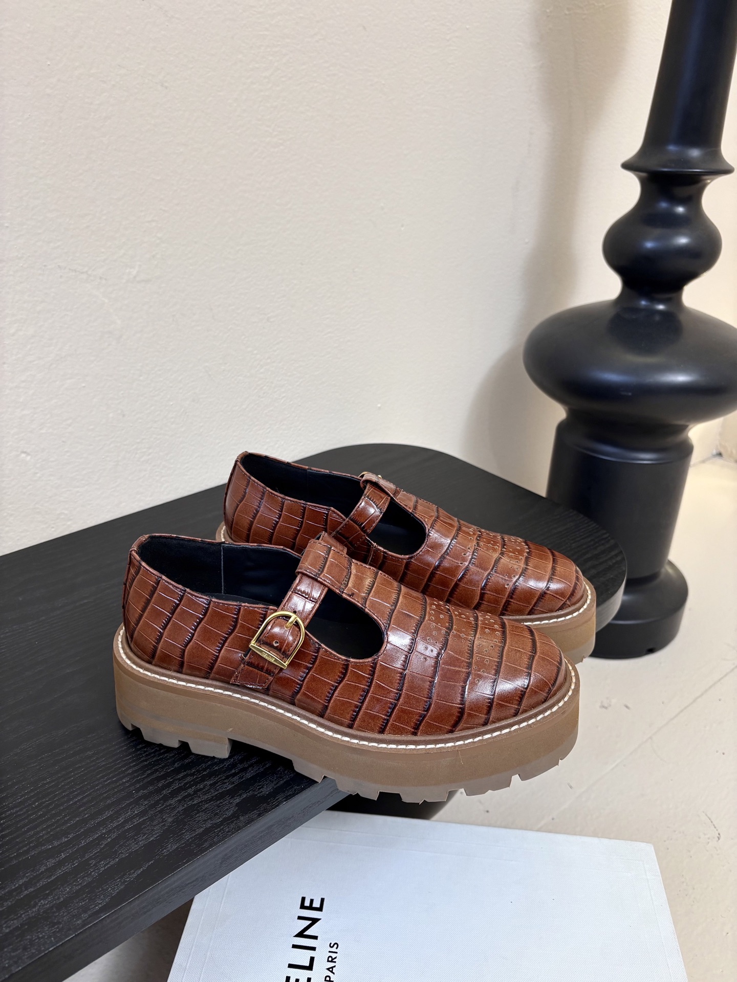 CELINE·思琳/赛琳秋冬款BULKY系列 厚底 流苏 布洛克 雕花 乐福鞋 德比鞋原版购入开发 做货