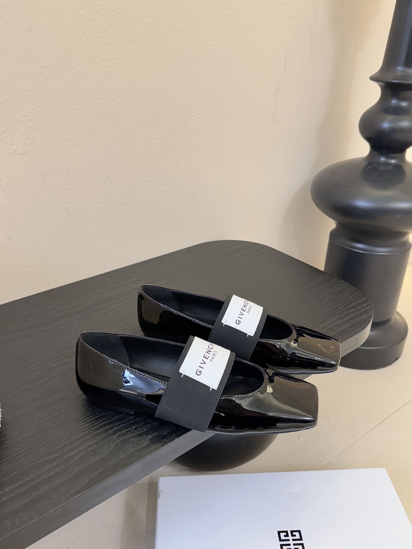 Givenchy/纪梵希F030 26ss早春走秀新款 章若楠同款Sliced Square 松紧带玛丽