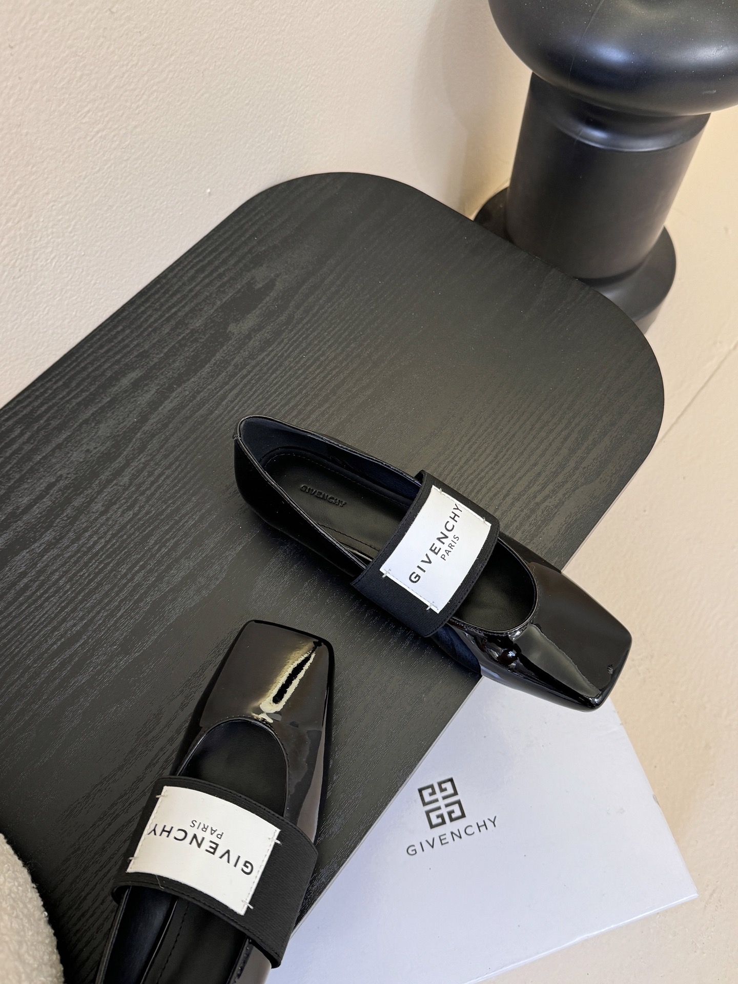 Givenchy/纪梵希F030 26ss早春走秀新款 章若楠同款Sliced Square 松紧带玛丽