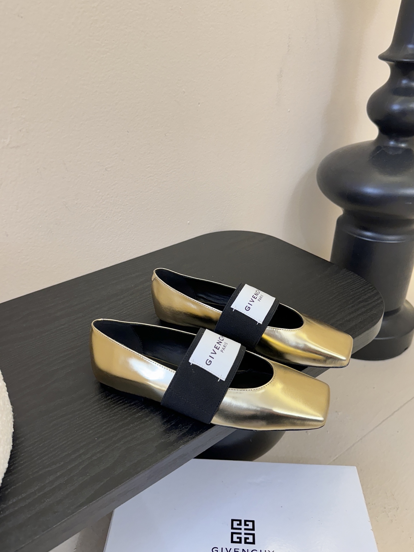 Givenchy/纪梵希F030 26ss早春走秀新款 章若楠同款Sliced Square 松紧带玛丽