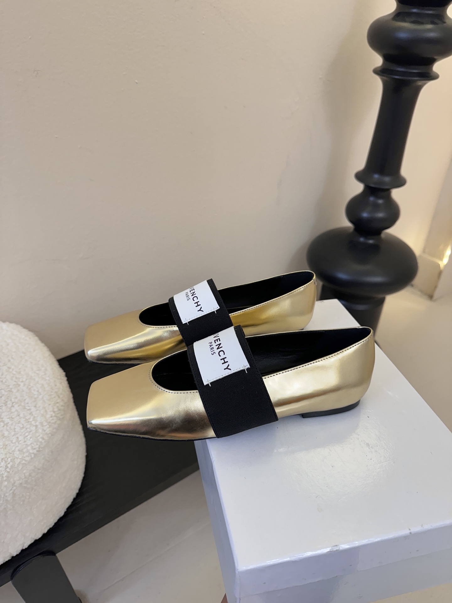 Givenchy/纪梵希F030 26ss早春走秀新款 章若楠同款Sliced Square 松紧带玛丽