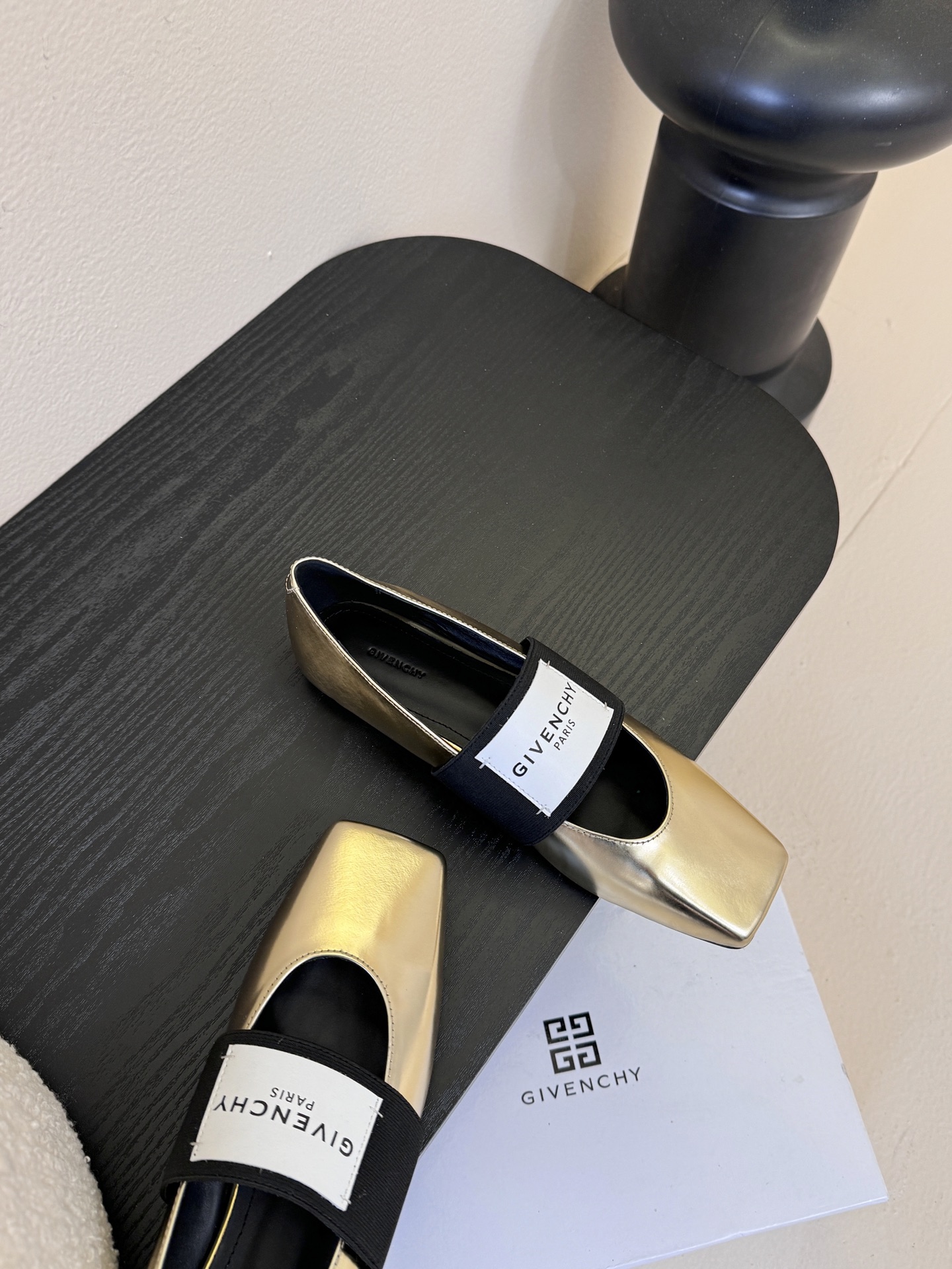 Givenchy/纪梵希F030 26ss早春走秀新款 章若楠同款Sliced Square 松紧带玛丽