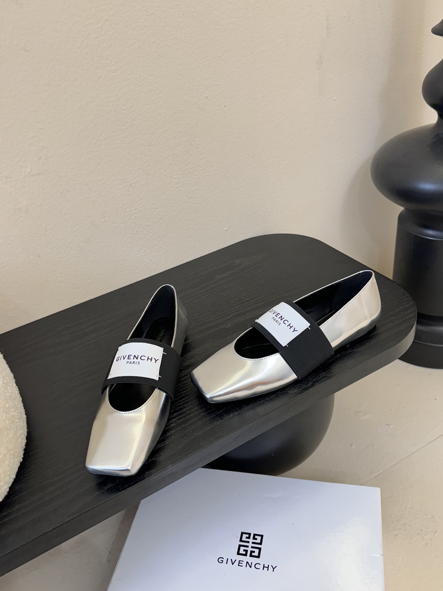 Givenchy/纪梵希F030 26ss早春走秀新款 章若楠同款Sliced Square 松紧带玛丽