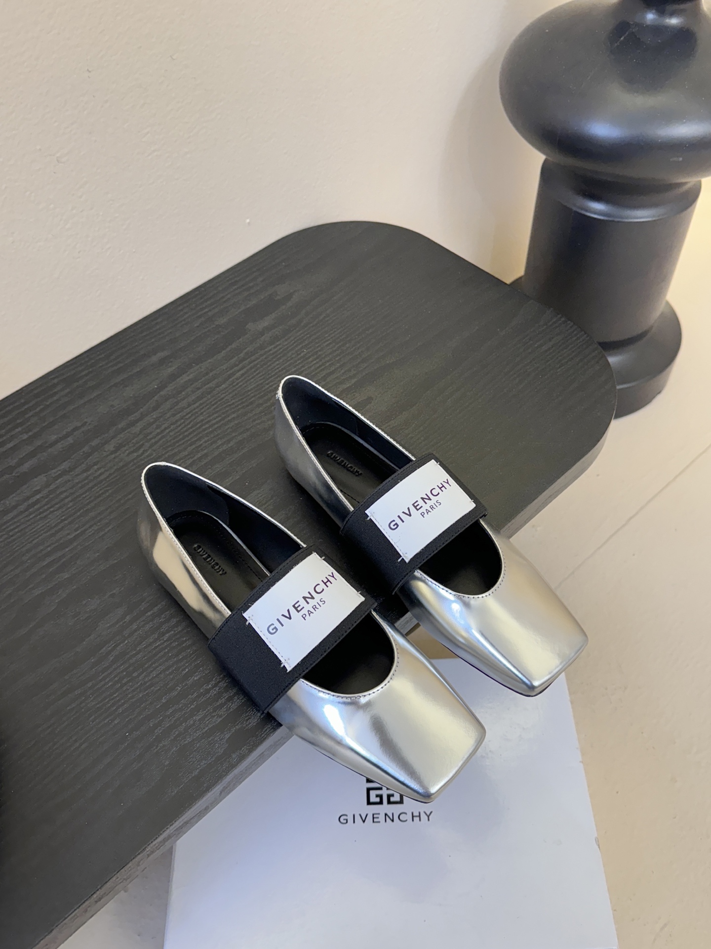 Givenchy/纪梵希F030 26ss早春走秀新款 章若楠同款Sliced Square 松紧带玛丽