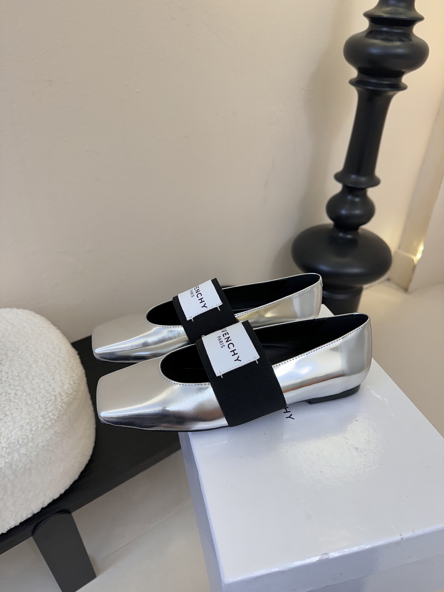 Givenchy/纪梵希F030 26ss早春走秀新款 章若楠同款Sliced Square 松紧带玛丽