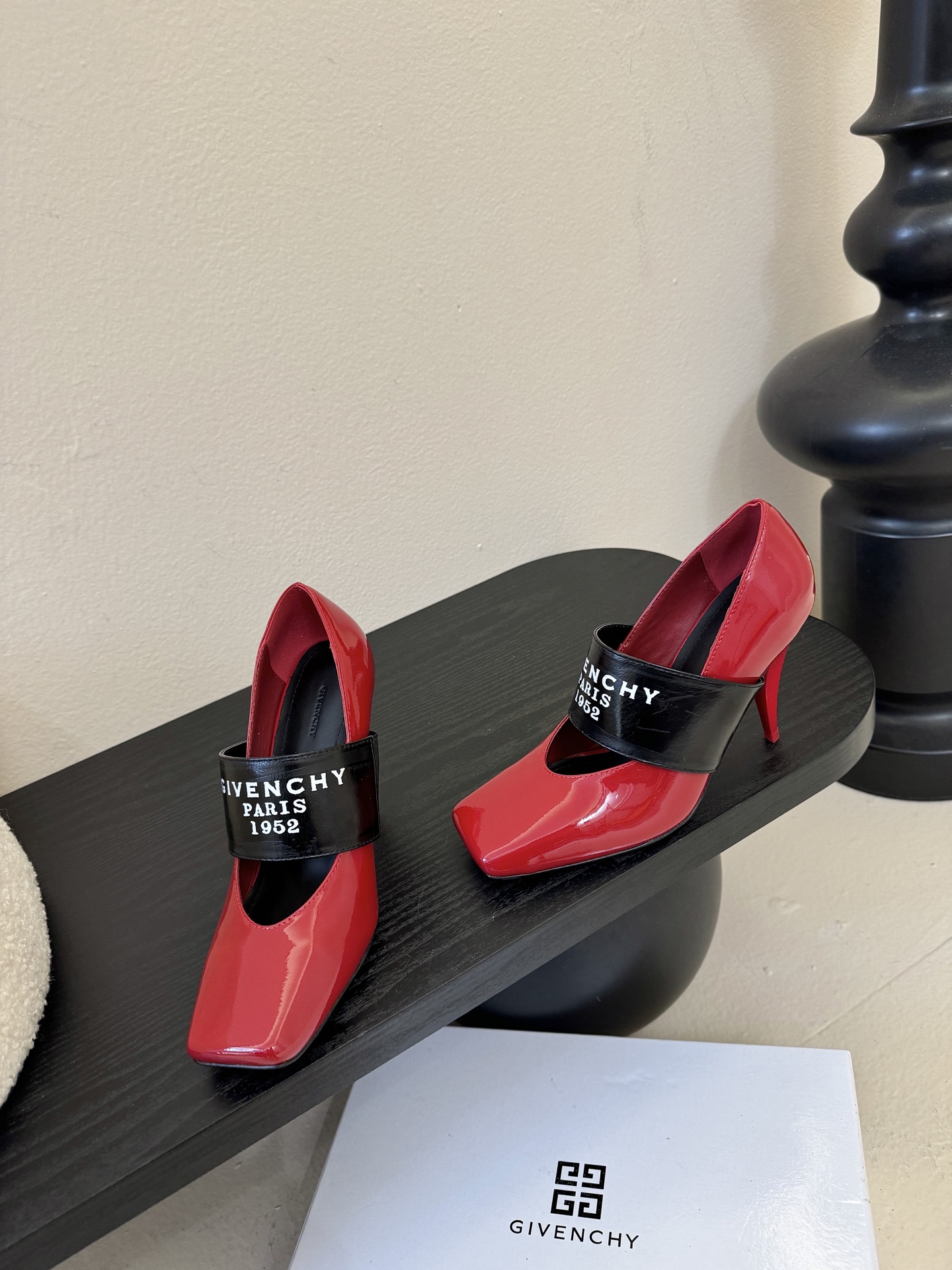 Givenchy/纪梵希F030 26ss早春走秀新款 章若楠同款Sliced Square 松紧带玛丽