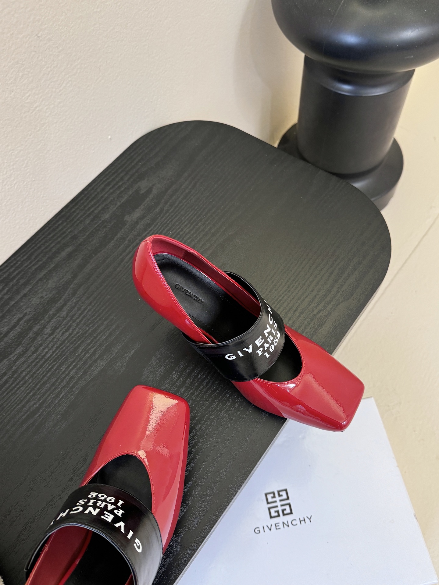 Givenchy/纪梵希F030 26ss早春走秀新款 章若楠同款Sliced Square 松紧带玛丽