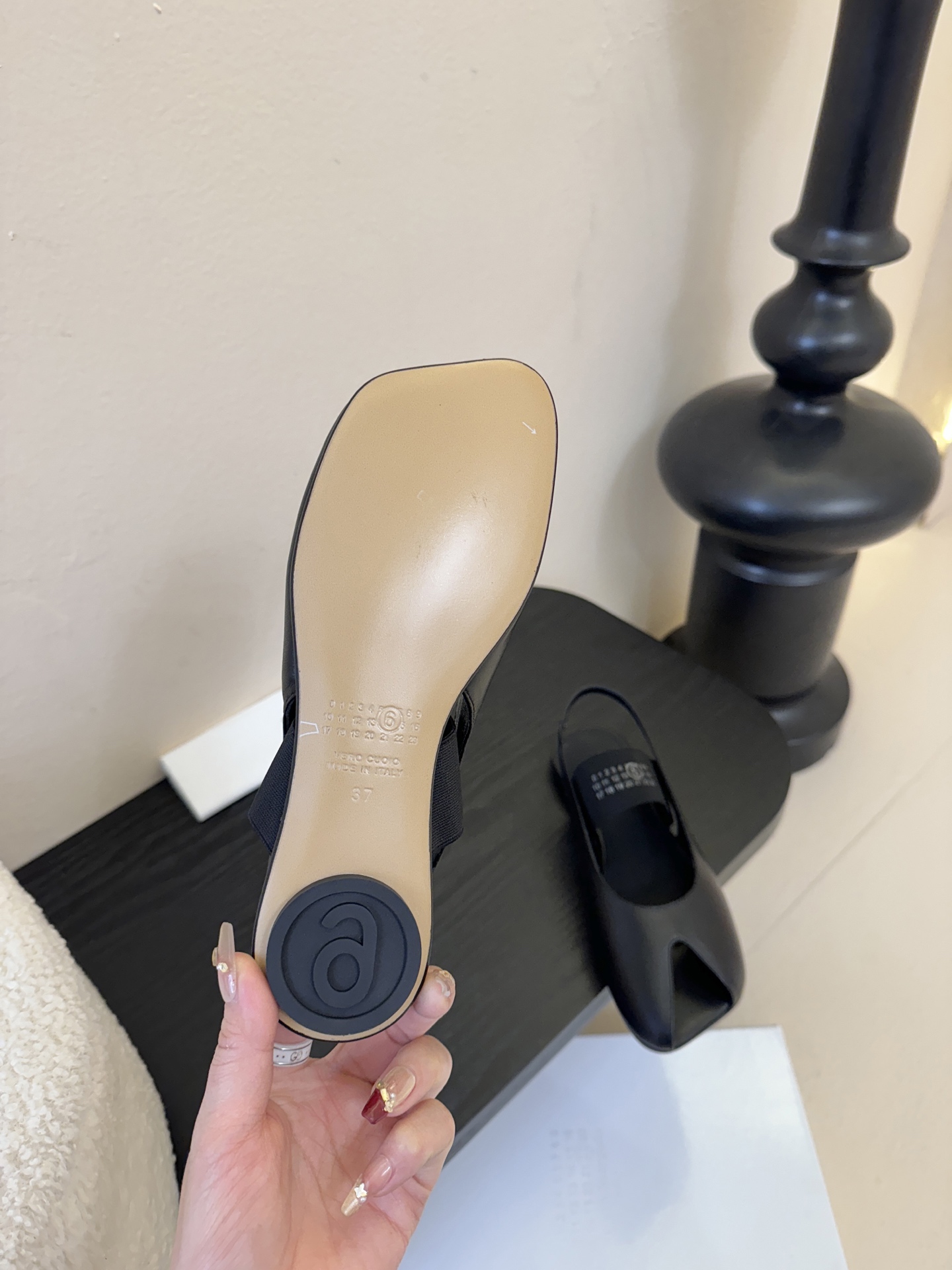 Maison Marginal* MM6苹果头芭蕾舞凉鞋马吉拉设计师太有才了 作为设计元素打造鞋品💯 单