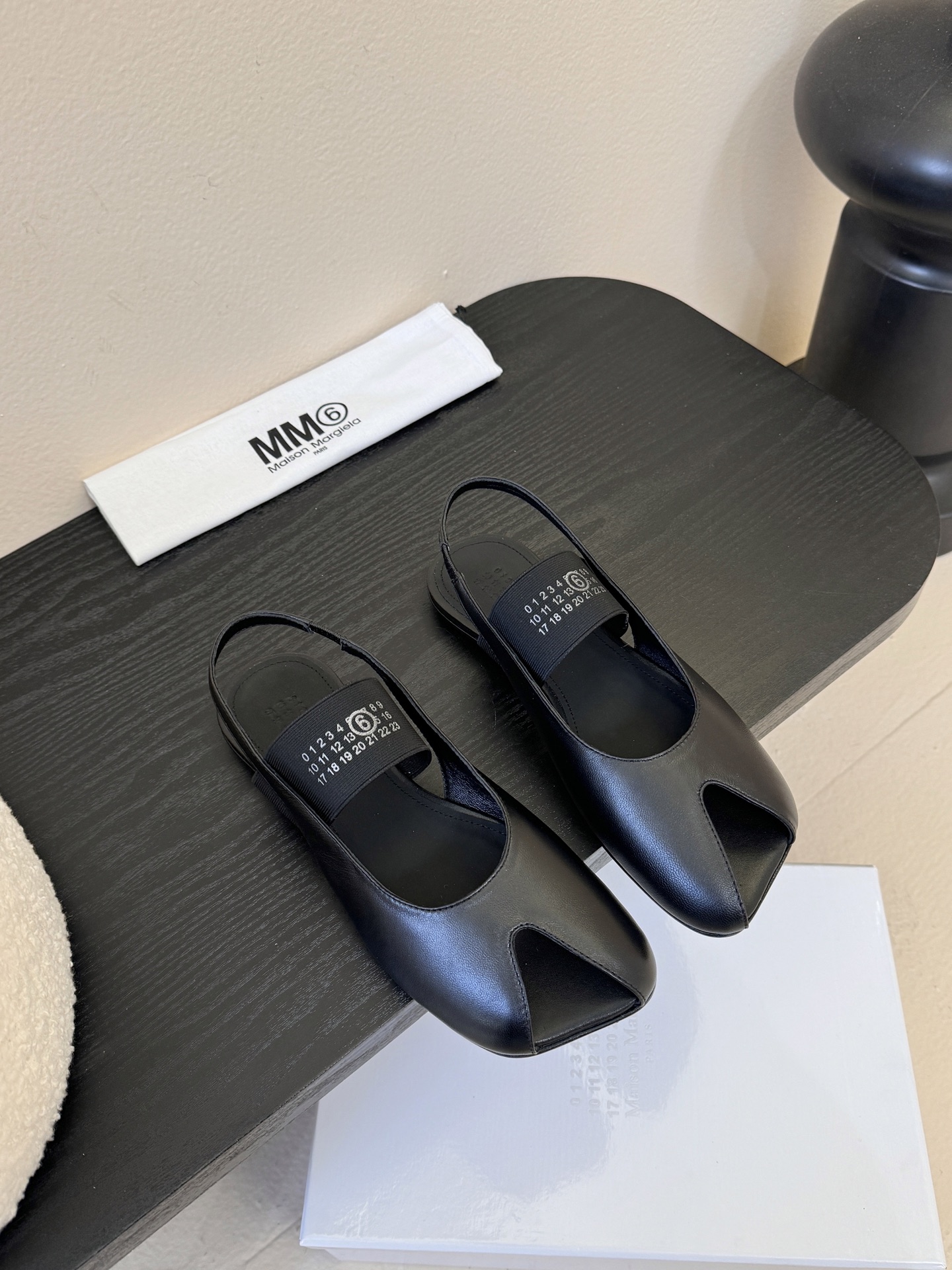 Maison Marginal* MM6苹果头芭蕾舞凉鞋马吉拉设计师太有才了 作为设计元素打造鞋品💯 单