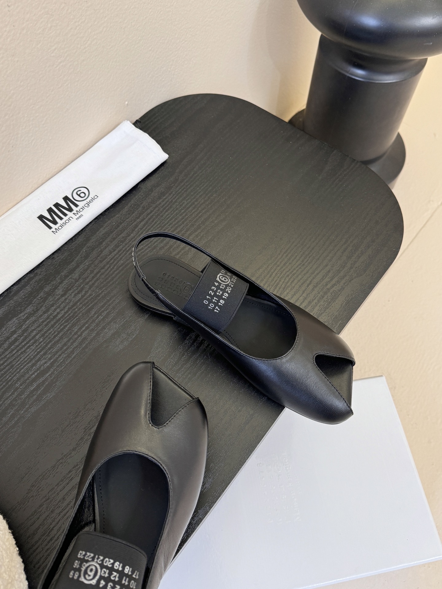 Maison Marginal* MM6苹果头芭蕾舞凉鞋马吉拉设计师太有才了 作为设计元素打造鞋品💯 单