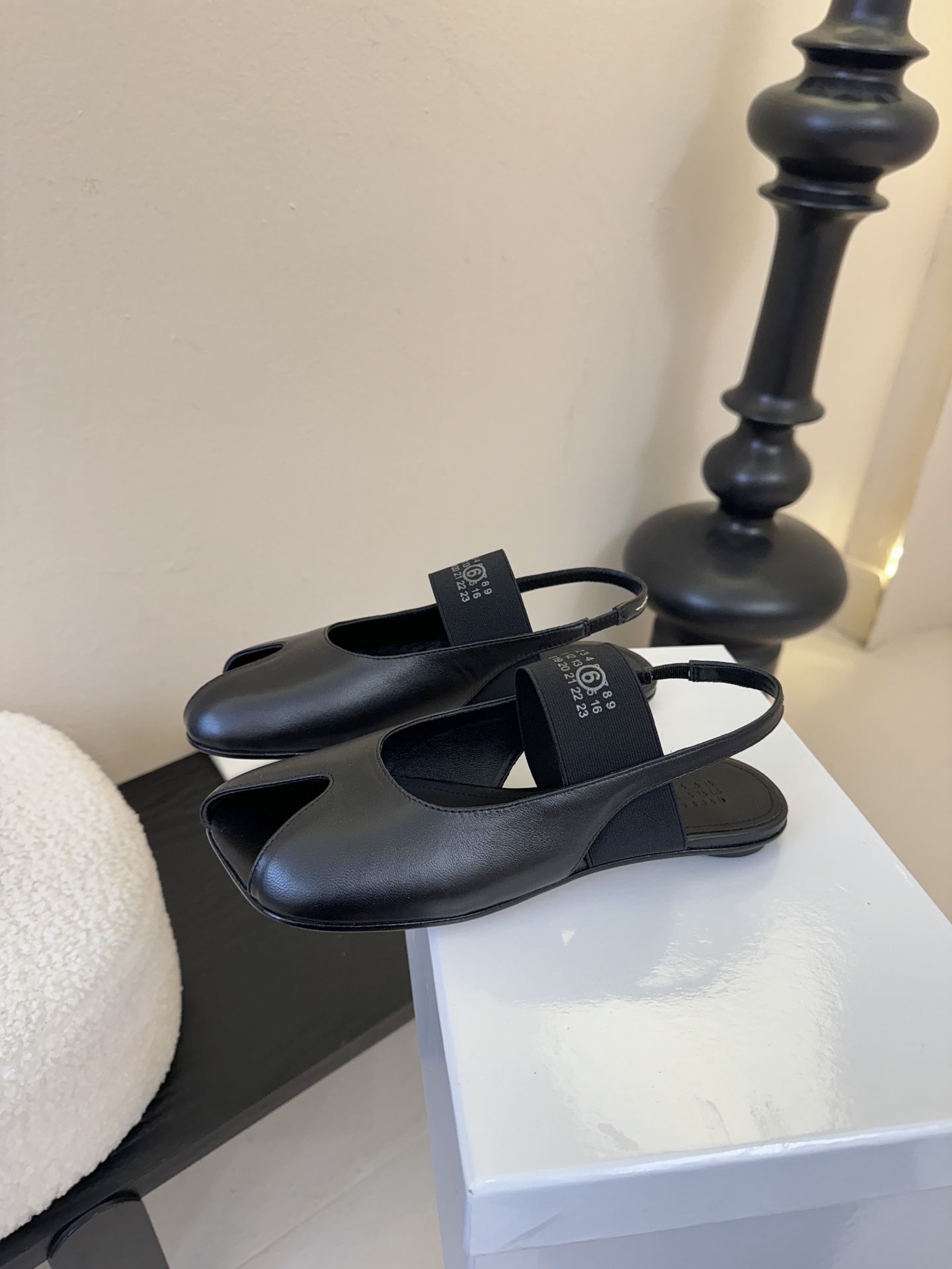 Maison Marginal* MM6苹果头芭蕾舞凉鞋马吉拉设计师太有才了 作为设计元素打造鞋品💯 单