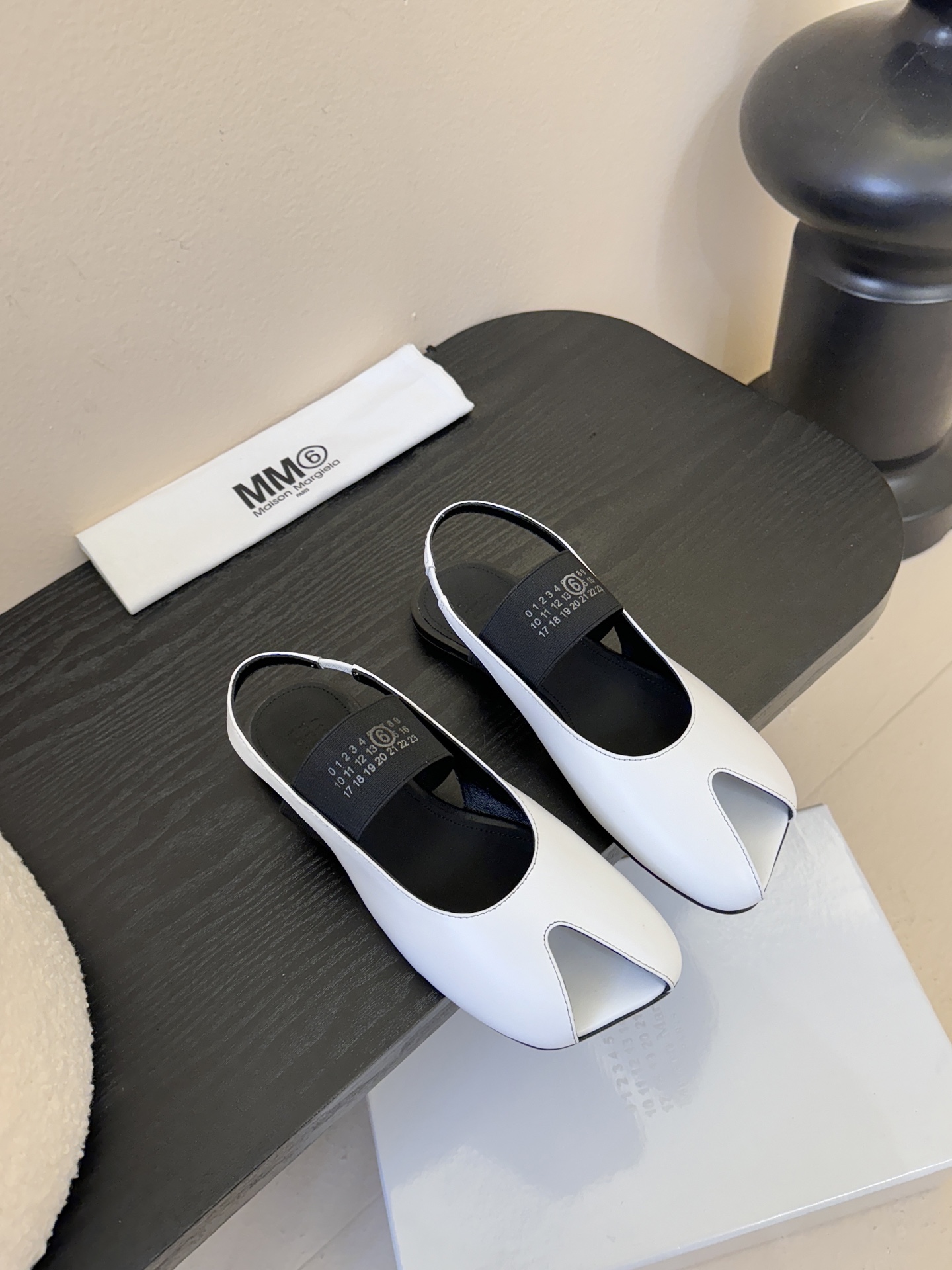 Maison Marginal* MM6苹果头芭蕾舞凉鞋马吉拉设计师太有才了 作为设计元素打造鞋品💯 单