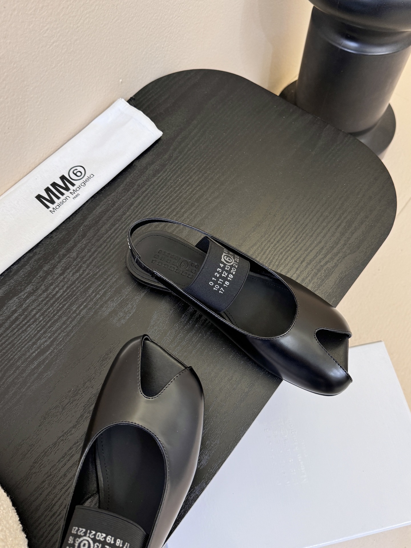 Maison Marginal* MM6苹果头芭蕾舞凉鞋马吉拉设计师太有才了 作为设计元素打造鞋品💯 单